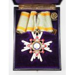 2.2.) Welt Japan: Orden des Heiligen Schatzes, 3. Klasse, im Etui.Silber vergoldet, teilweise