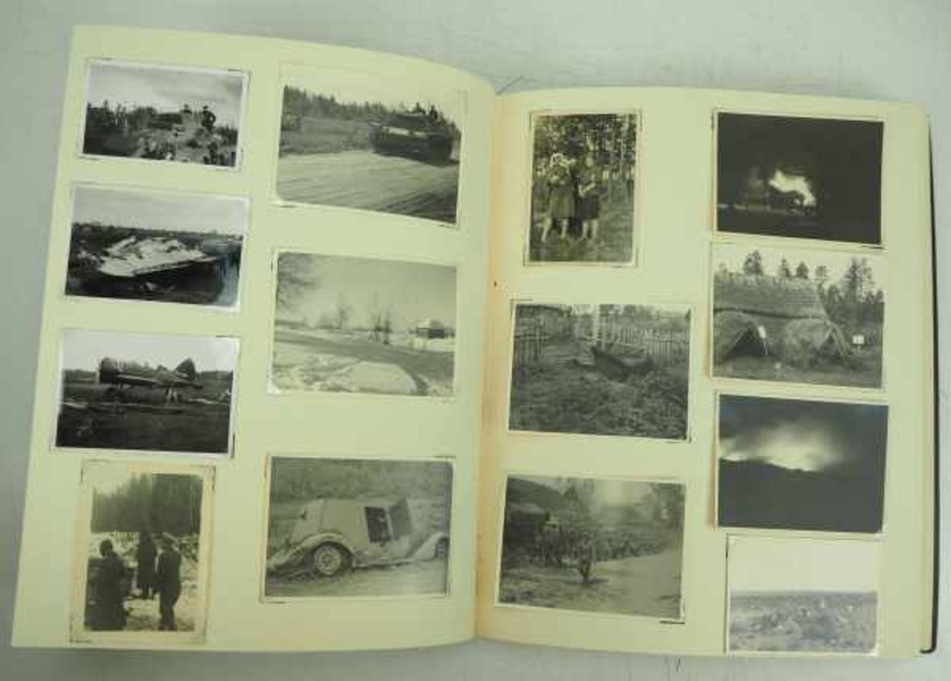 7.1.) HistoricaPrach-Fotoalbum eines Panzer-Soldaten.Ledereinband, mit aufgelegtem Eisenern Kreuz, - Bild 5 aus 6