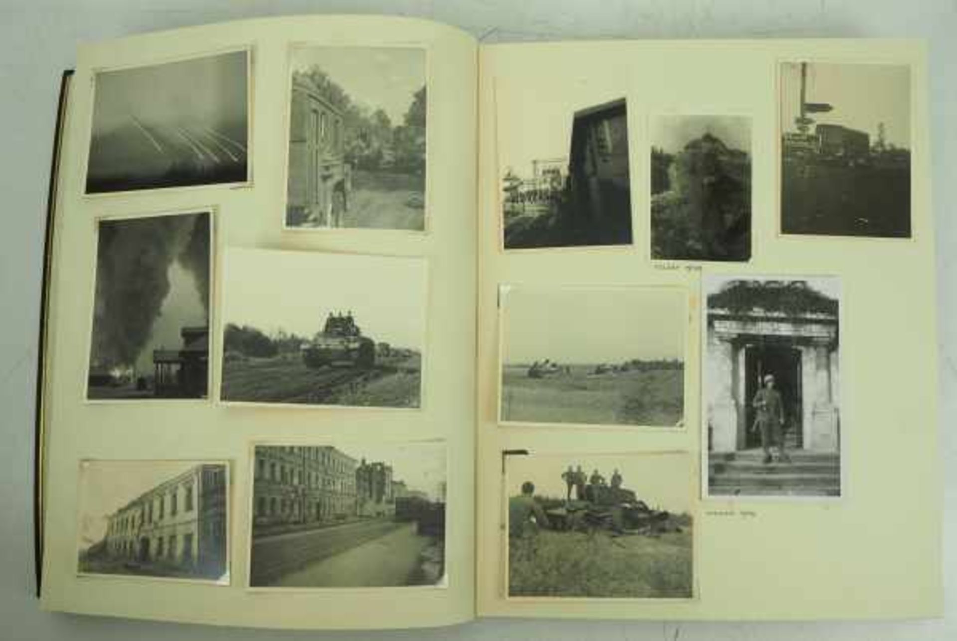 7.1.) HistoricaPrach-Fotoalbum eines Panzer-Soldaten.Ledereinband, mit aufgelegtem Eisenern Kreuz, - Bild 4 aus 6