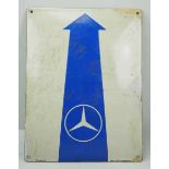 7.1.) HistoricaEmailschild Mercedes Benz.Ordentlicher Zustand.33 x 26 cm.Zustand: II7.1.) Historica