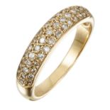 Bague demi jonc en or jaune pavée de petits diamants TDD : 54 Poids brut : 3,93 g - [...]