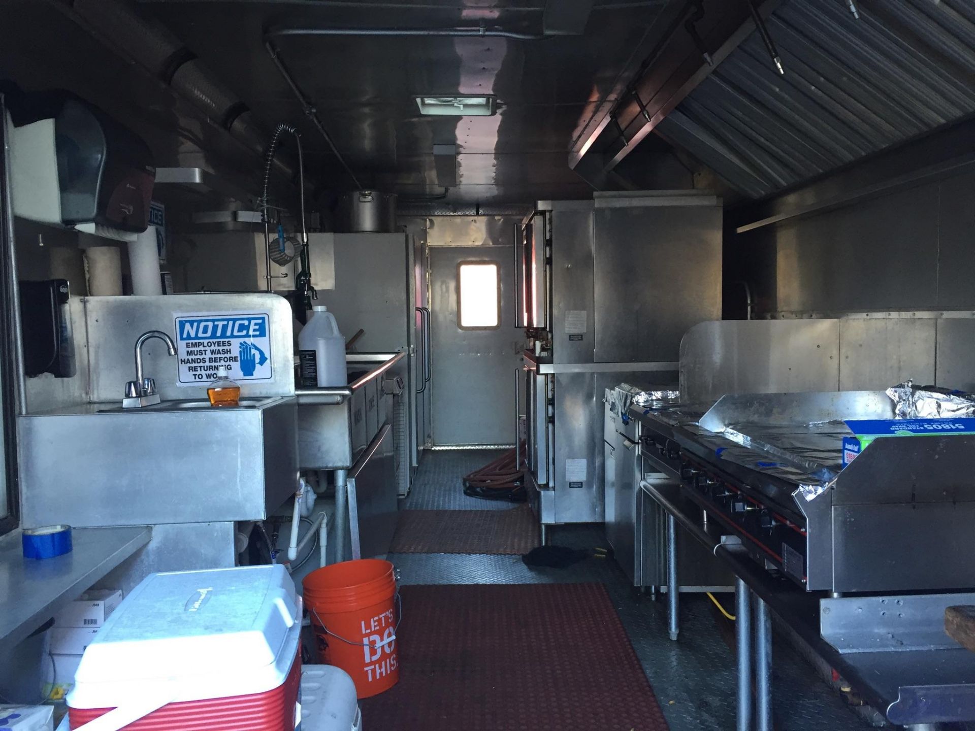 Complete 22 foot Mobile Concession Kitchen and trailer - Image 7 of 10