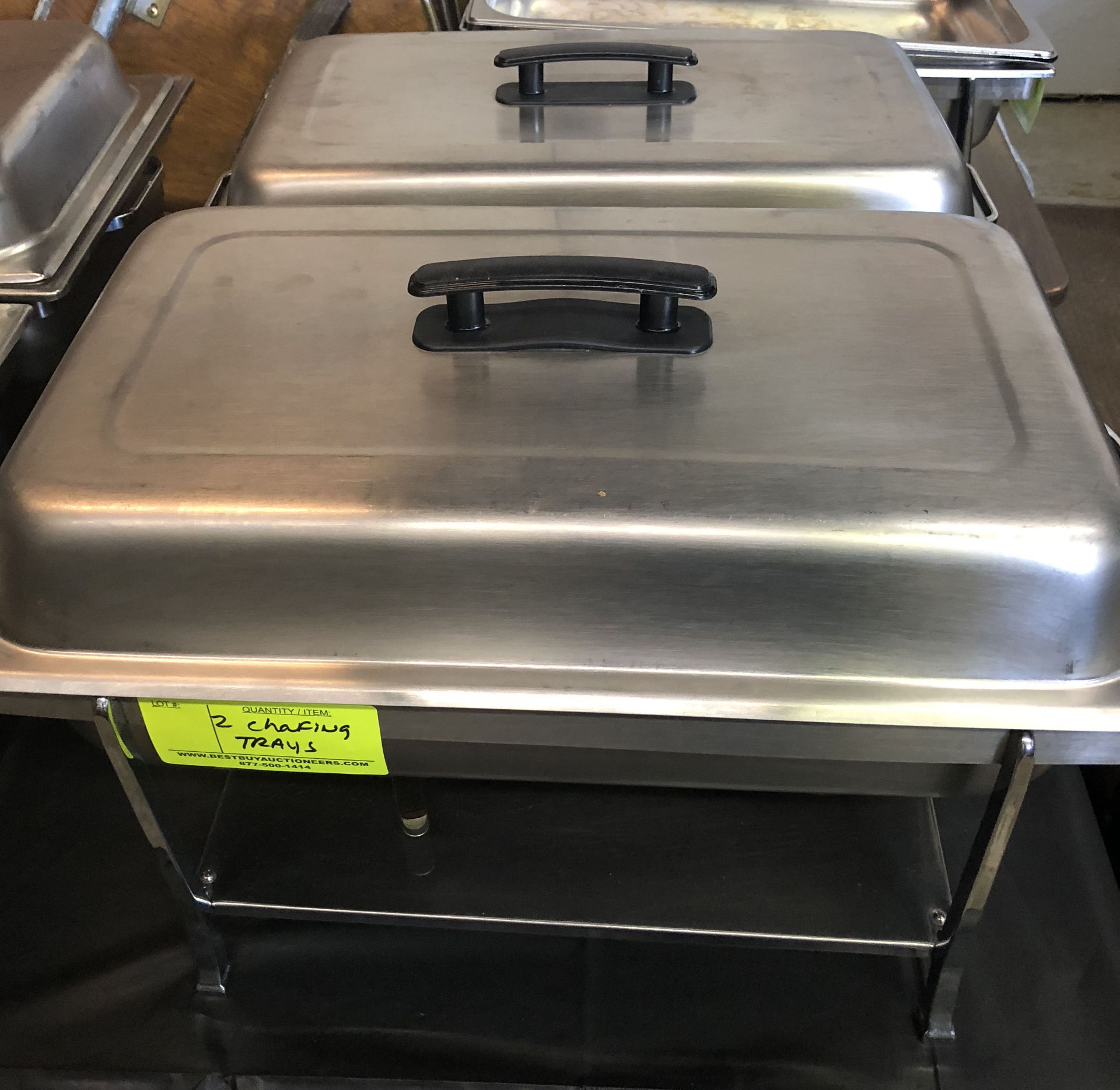 Lot 215 - set of 2 chafing dishes with black handles