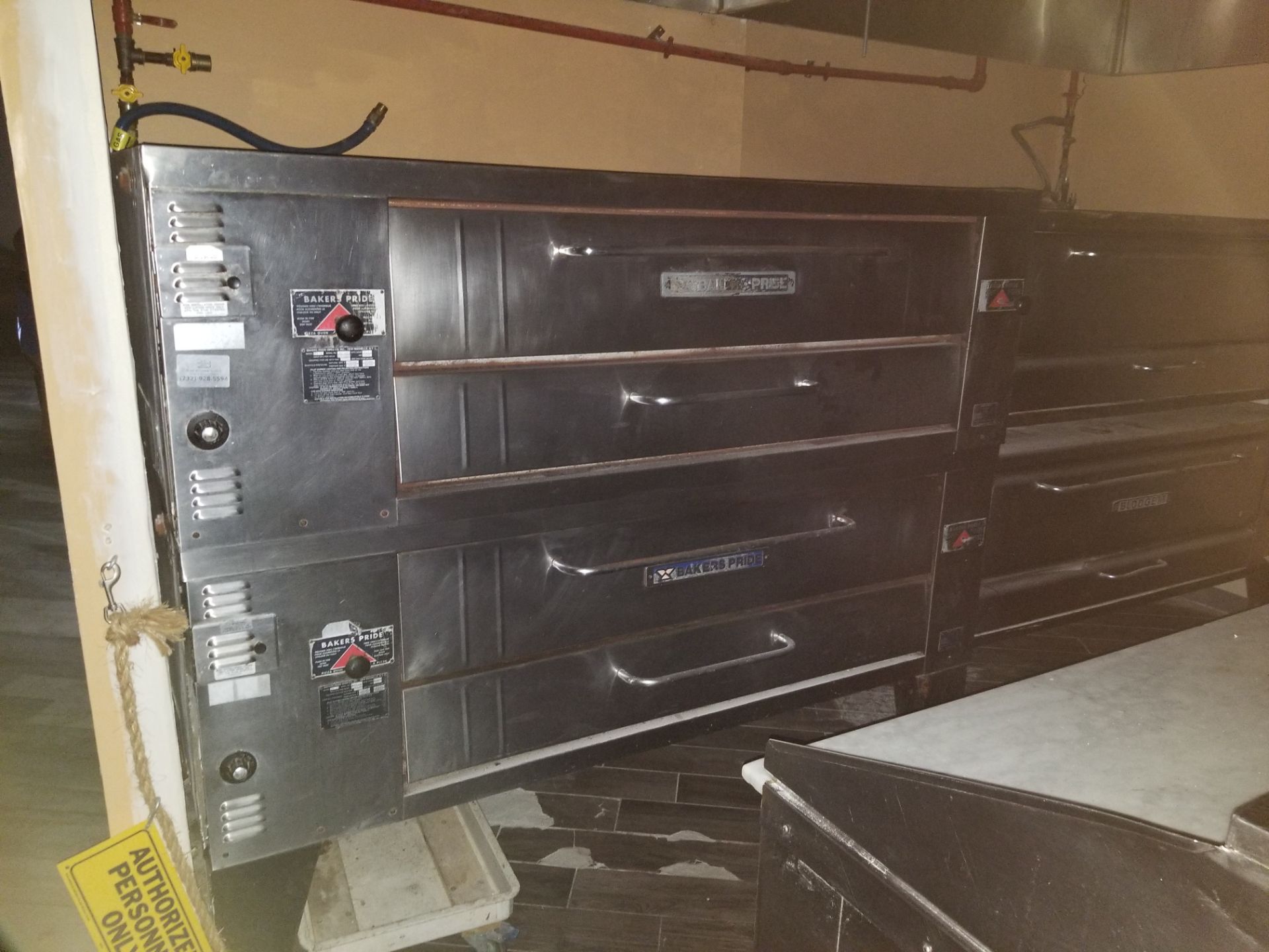 Set of Bakers Pride Y602 pizza ovens - Image 3 of 9