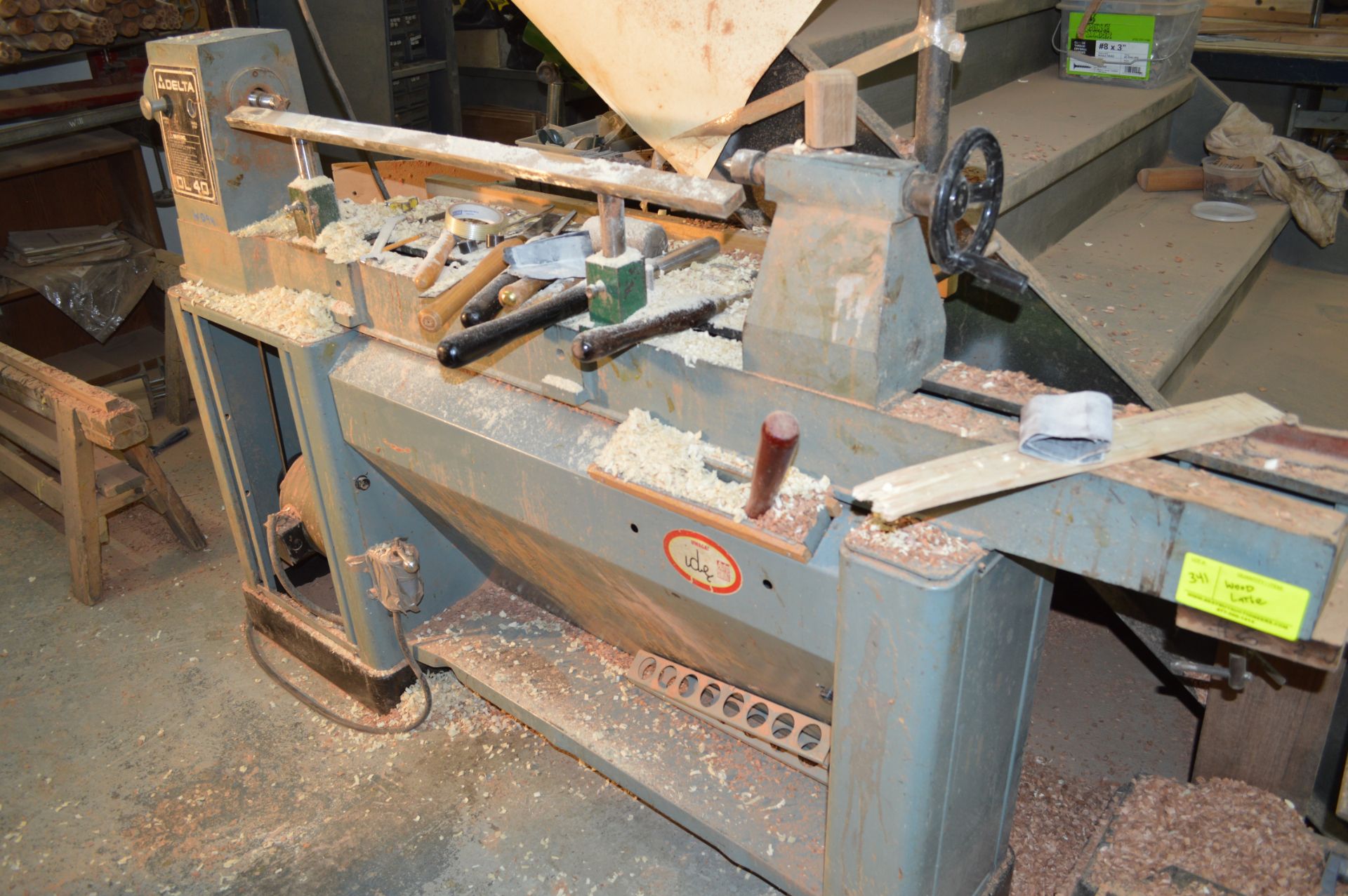 DELTA DL40 WOOD LATHE