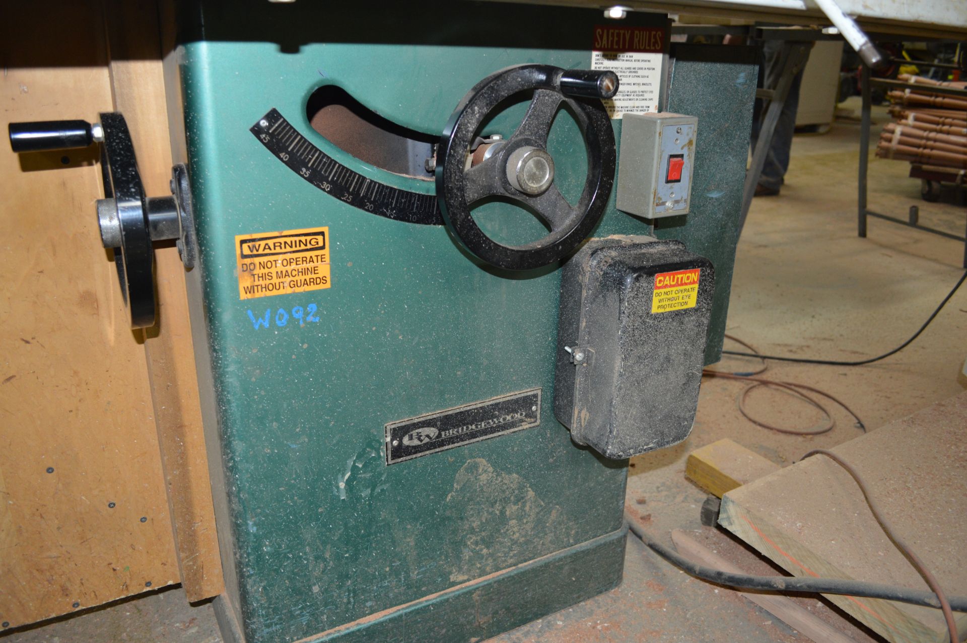 TABLE SAW