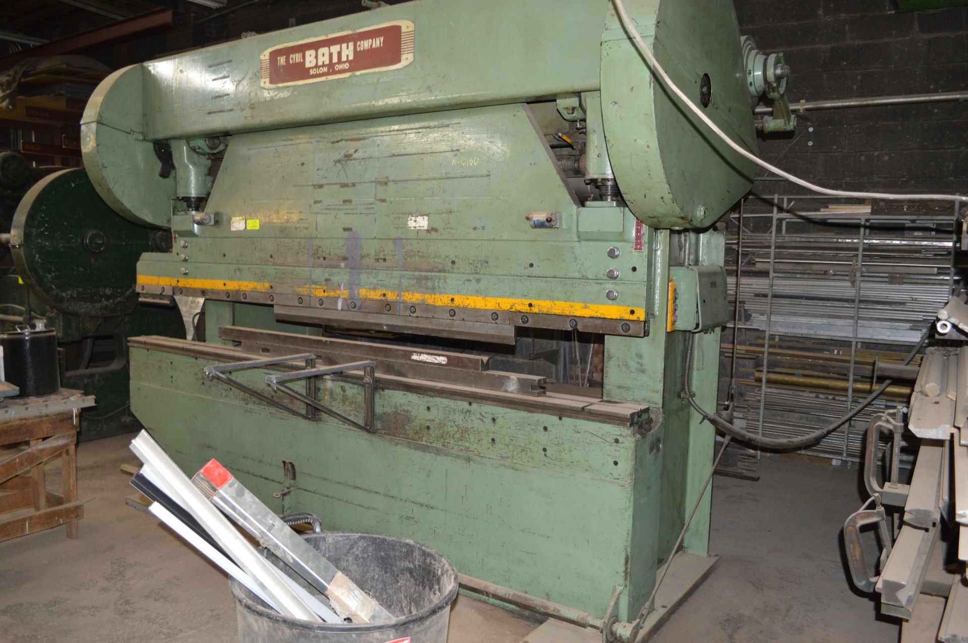 CYRIL BATH COMPANY 110 TON PRESS/BREAK METAL WORKING MACHINE WITH DIES - Image 2 of 3