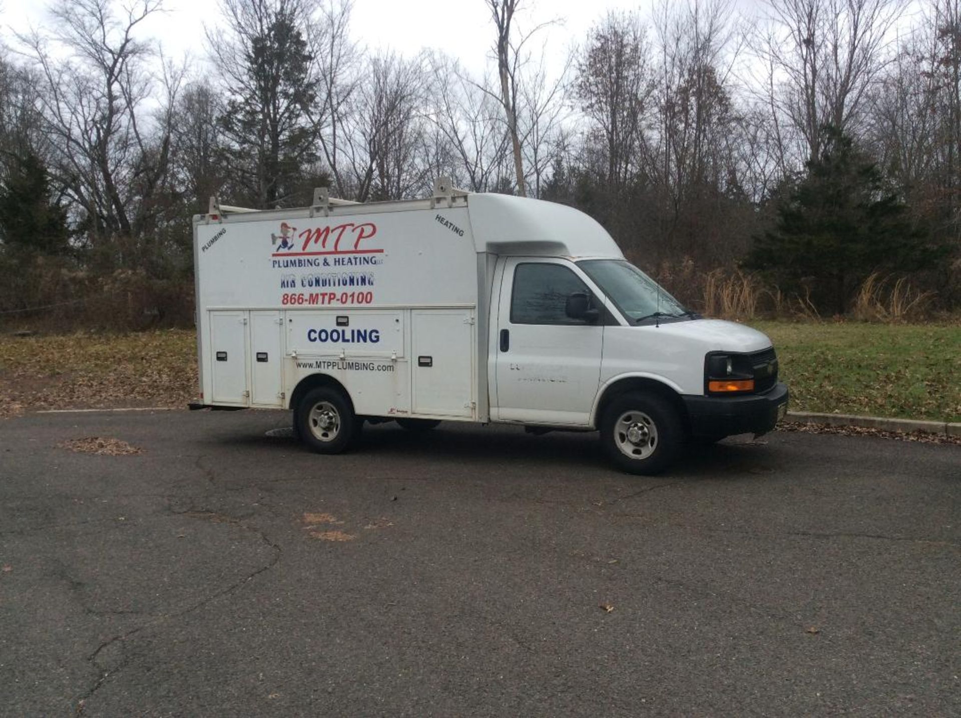 2012 CHEVROLET VAN/BOX TRUCK 93,537 MILES - Image 2 of 8