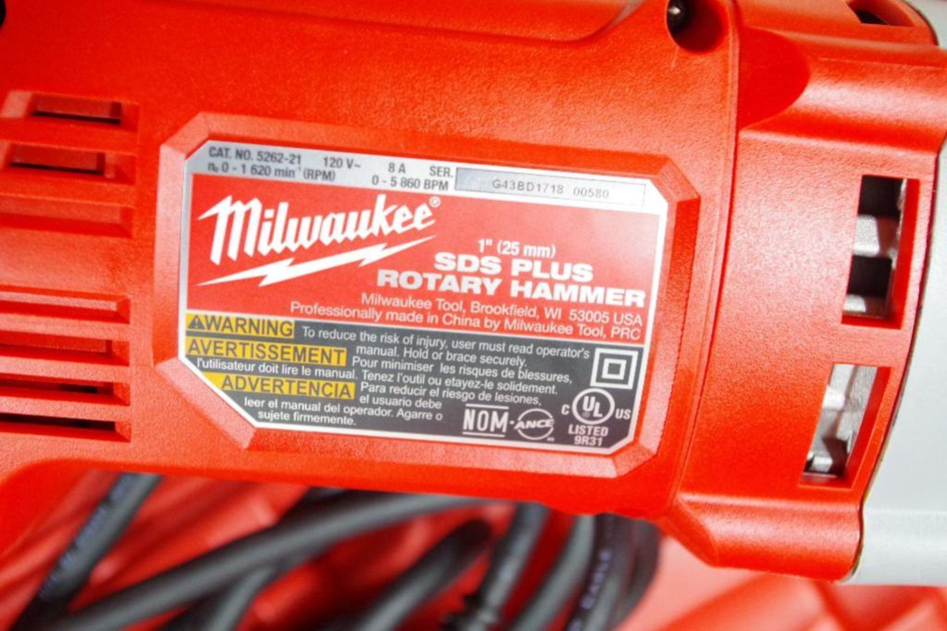 MILWAUKEE 1" SDS Plus Rotary Hammer M/N 5262-21 w/ Tool Grip & Case - Image 2 of 4
