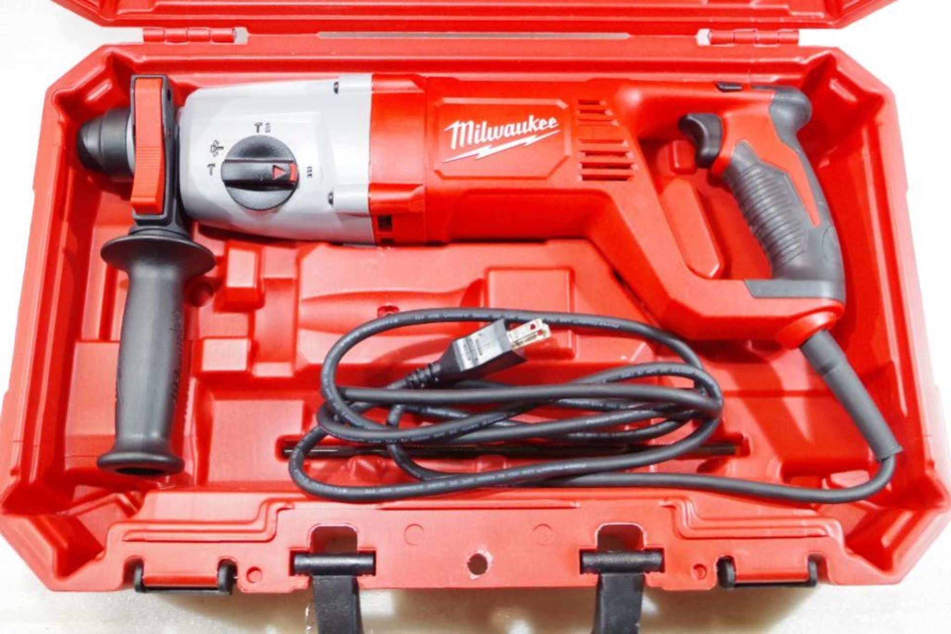 MILWAUKEE 1" SDS Plus Rotary Hammer M/N 5262-21 w/ Tool Grip & Case