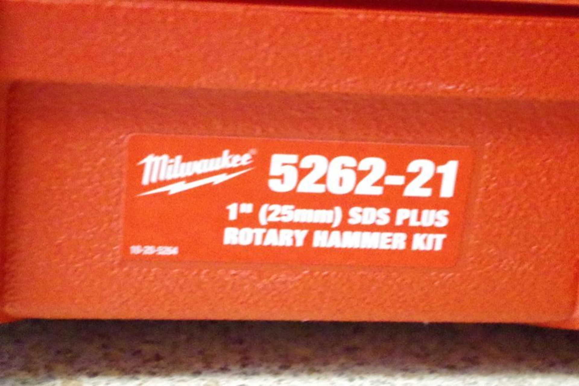 MILWAUKEE 1" SDS Plus Rotary Hammer M/N 5262-21 w/ Tool Grip & Case - Image 3 of 4