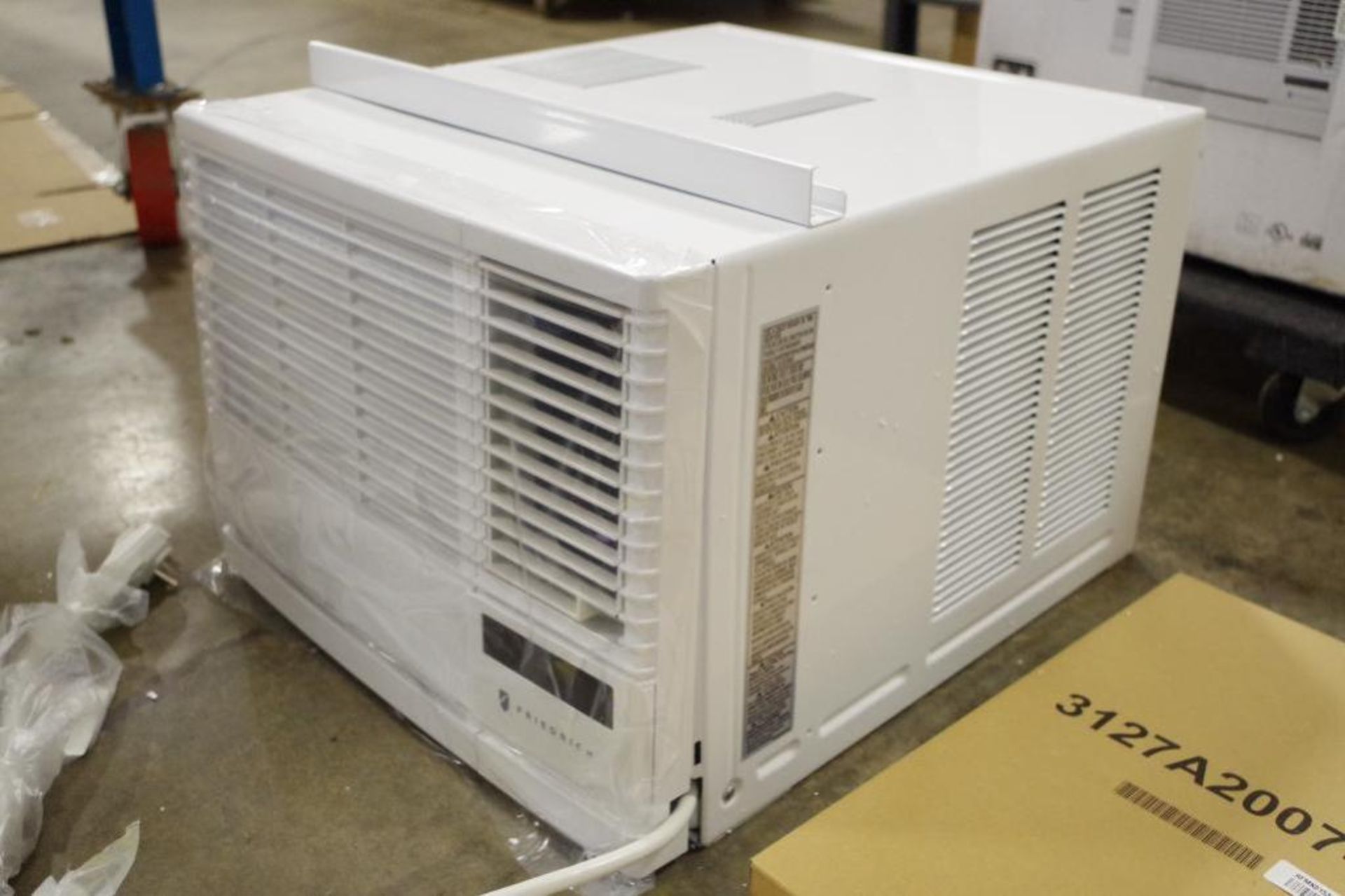 FRIEDRICH Electric Window Air Conditioner w/ Heat M/N EP08G11 - Image 2 of 7