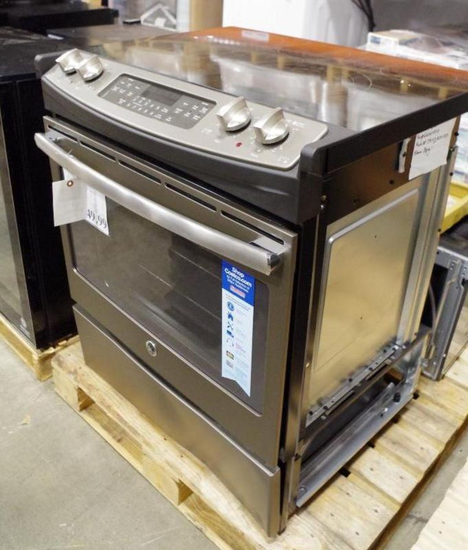 GE 30" Slide-In Front Control 5.3 CuFt Electric Convection Range, M/N JS760ELES
