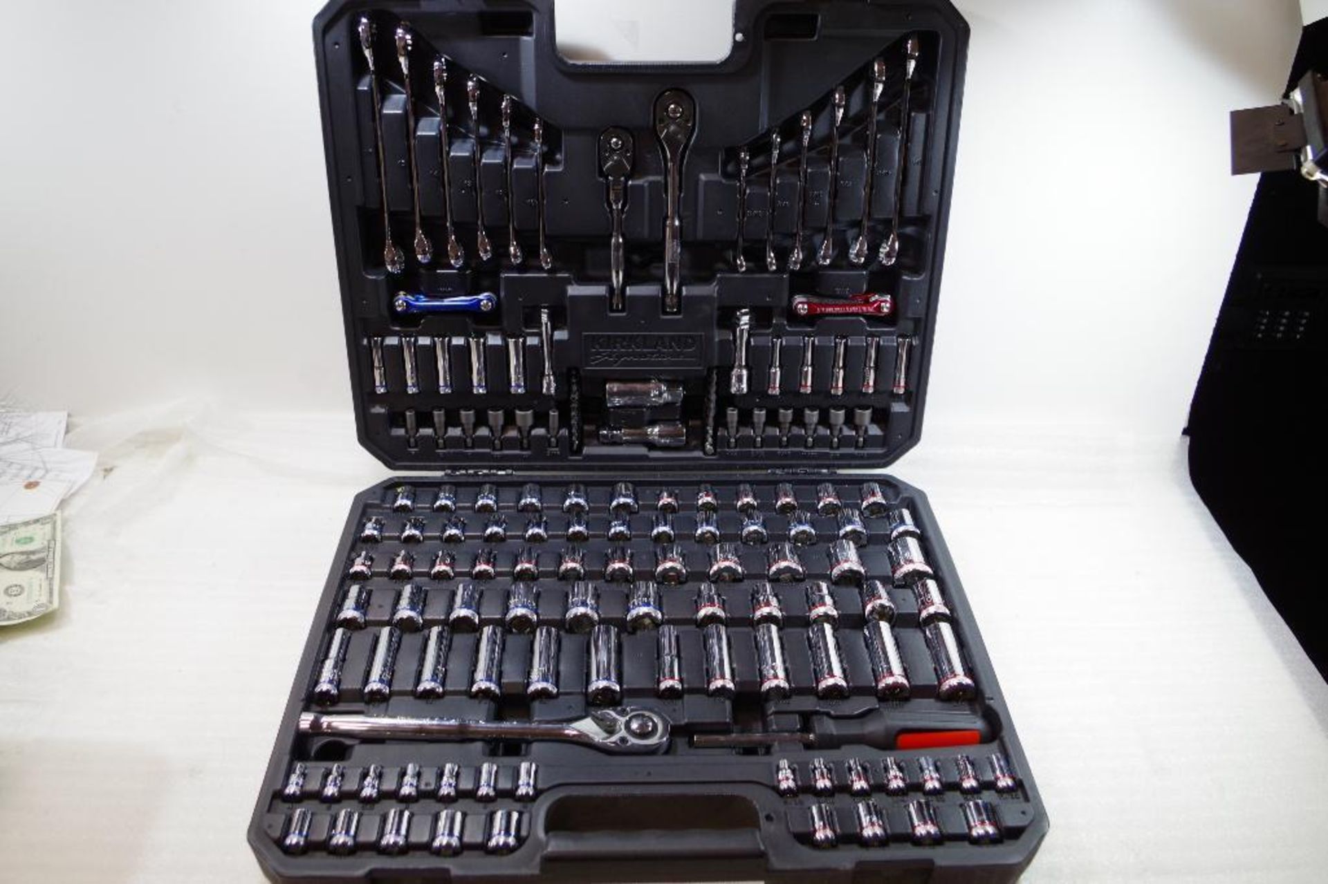 KIRKLAND SIGNATURE 159-Piece Mechanics Tool Set SAE & Metric (Appears NEW)