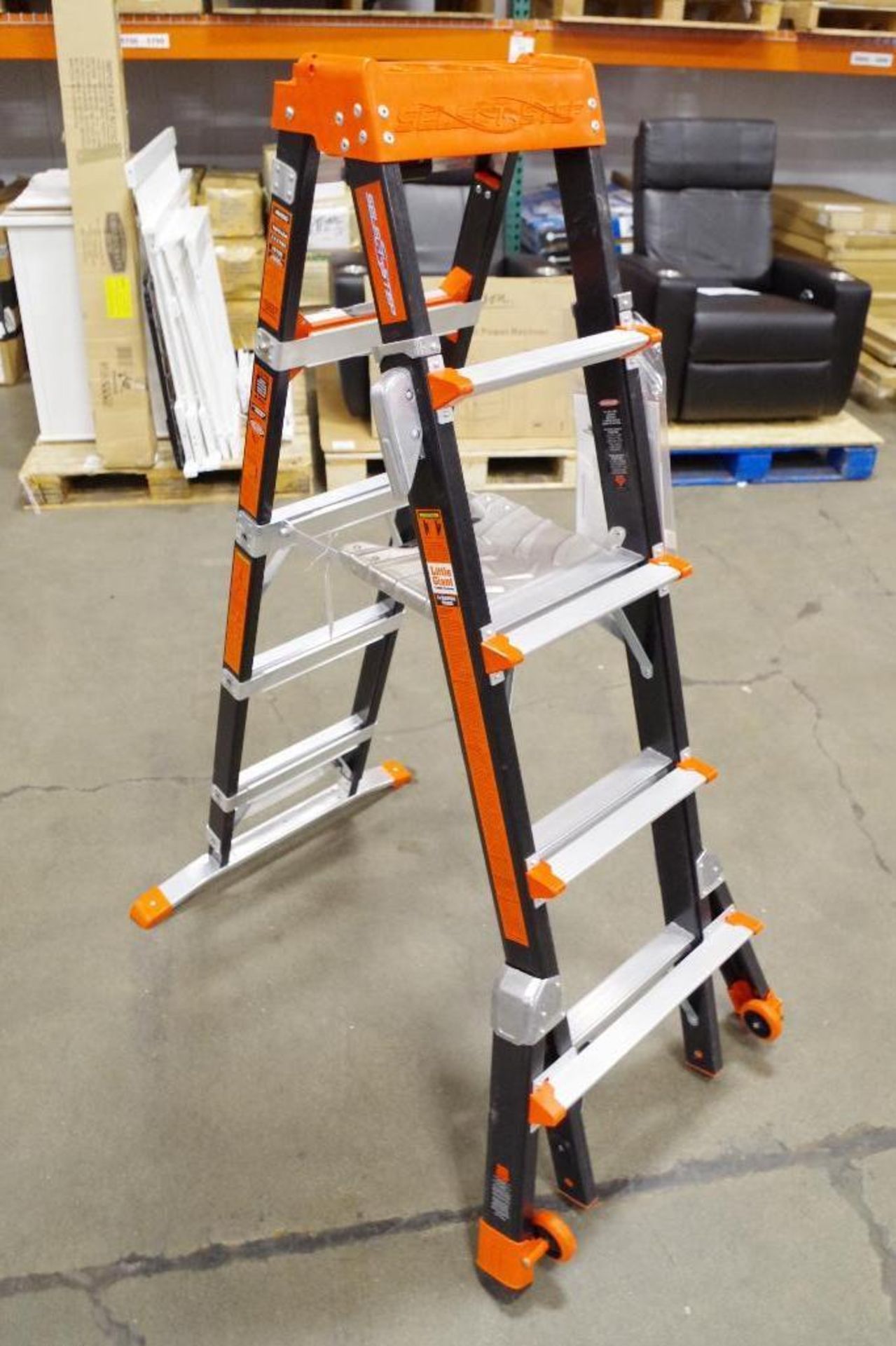 NEW LITTLE GIANT 5' to 8' Special Duty Step Ladder - Image 5 of 7