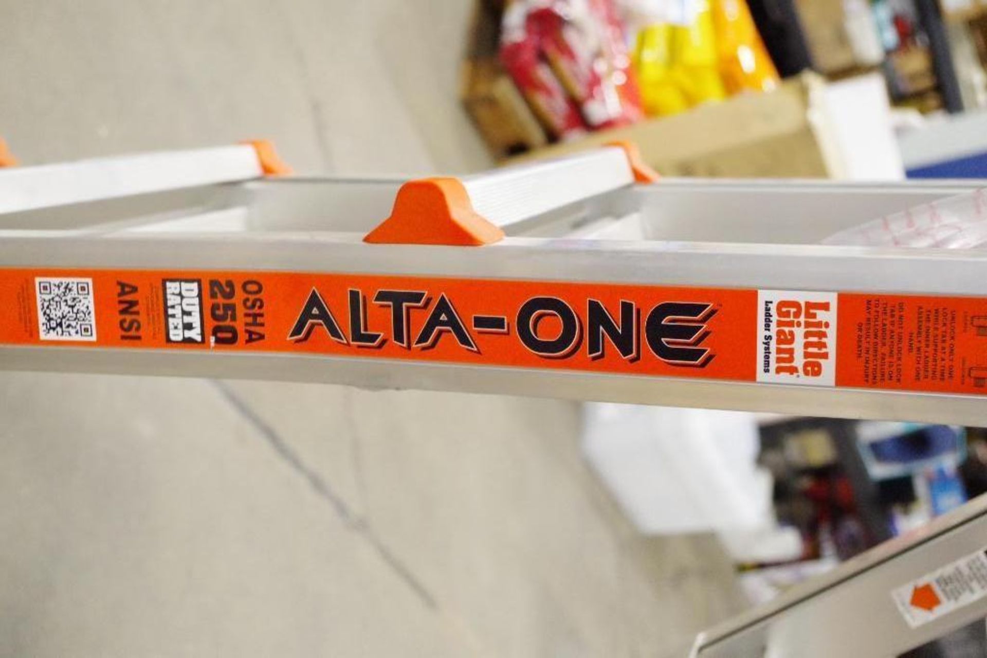 NEW LITTLE GIANT Alta-One Heavy Duty Rating Step Ladder - Image 2 of 5