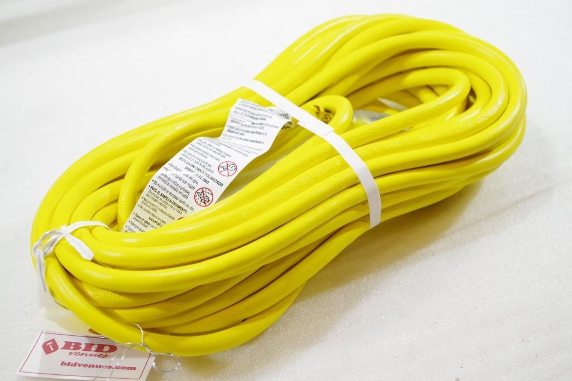 NEW 50 Ft. 12 Gauge Extension Cord w/ Lighted Ends (Yellow), Made in USA - Bild 2 aus 2