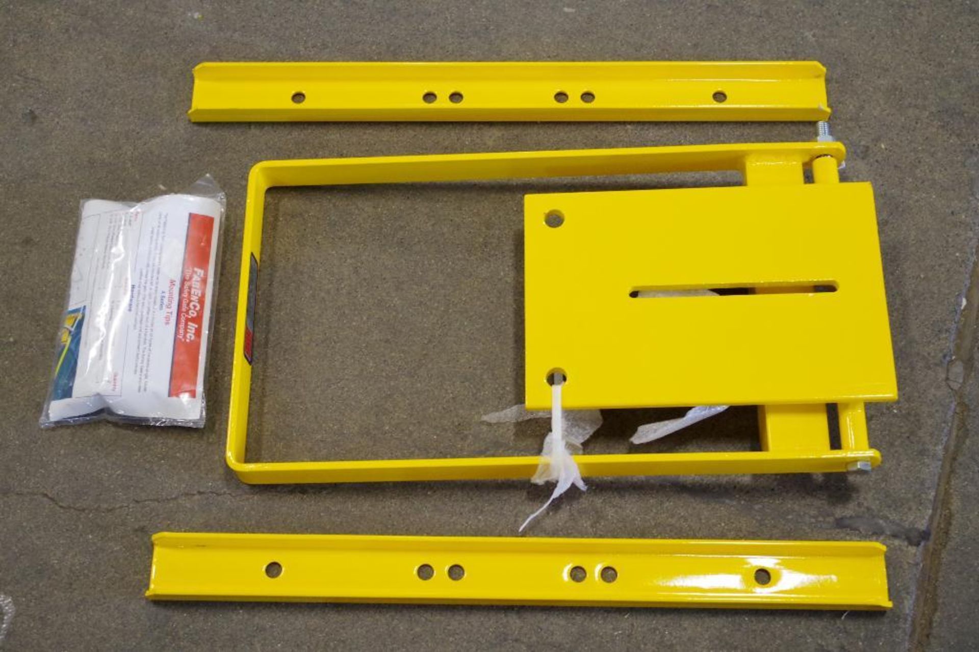 NEW FABENCO Steel Safety Gate 25 to 27/1/2" - Bild 2 aus 6