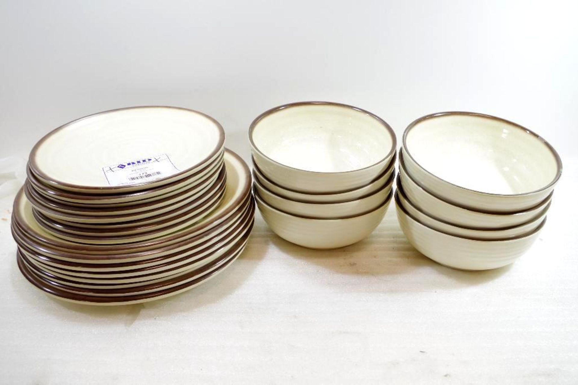 8-Piece Melamine Dinnerware Set (Store Return, One or More Chipped)