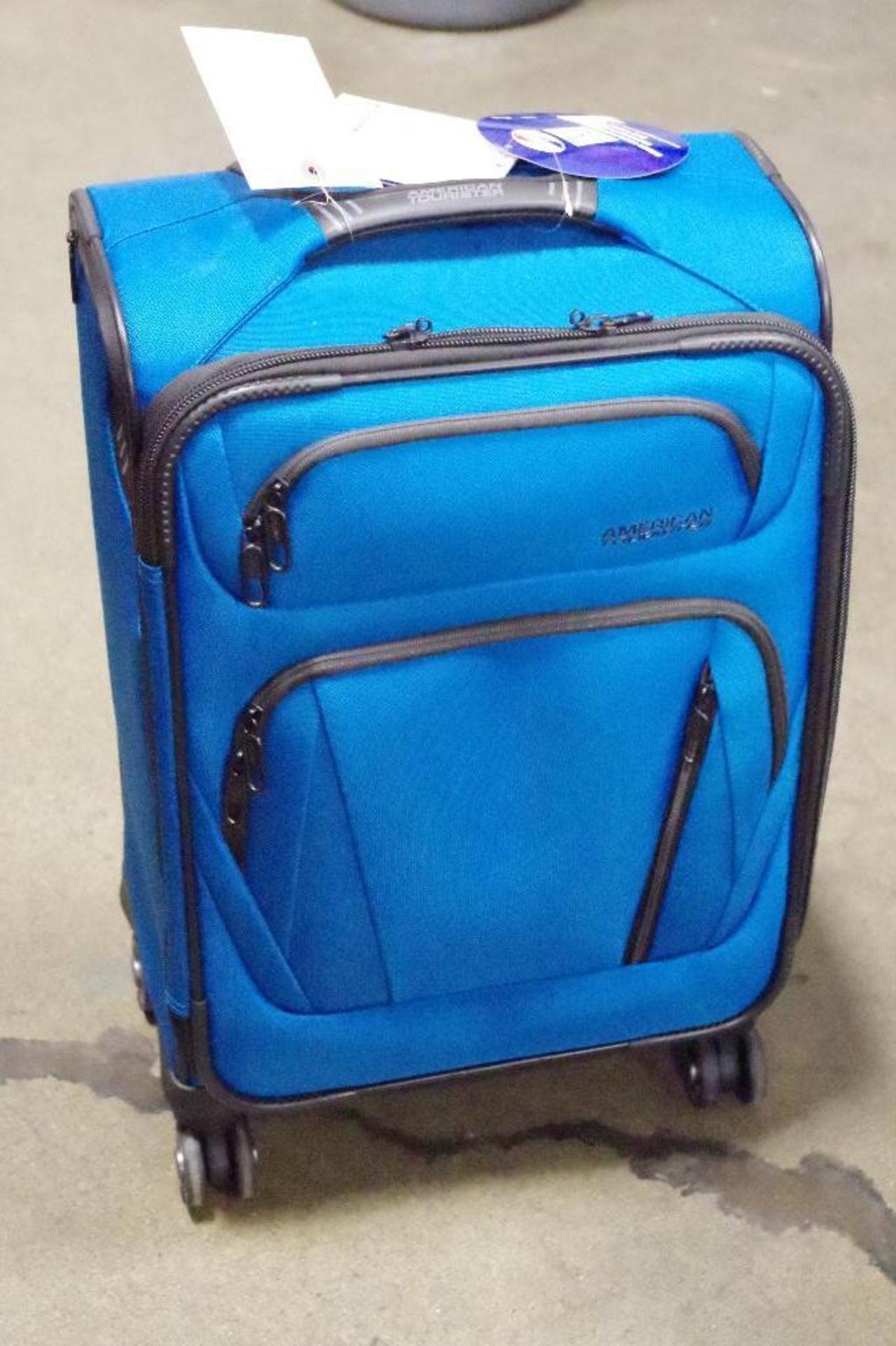 AMERICAN TOURISTER Carry-on Luggage, Appears New