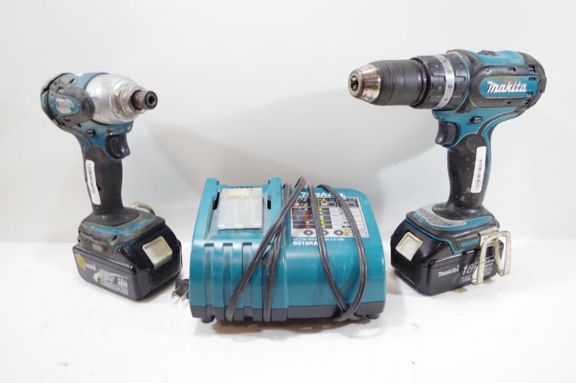 [5] MAKITA 18V Tools or Accessories: Drill Driver, Impact Driver, (2) Batteries & Charger