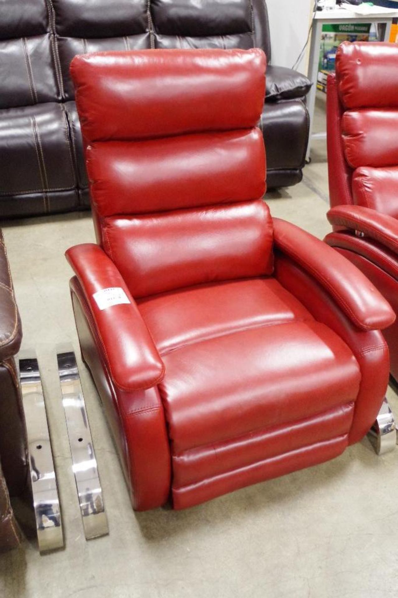 BARCALOUNGER PEGASUS Red Leather Recliner Wholesale Price: $400 each - Image 3 of 4