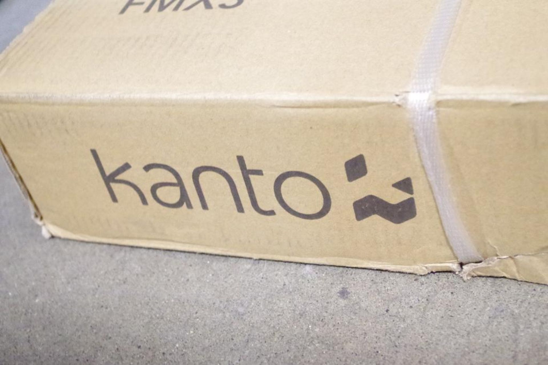 NEW KANTO 40" - 90" Full-Motion TV Mount - Image 4 of 4