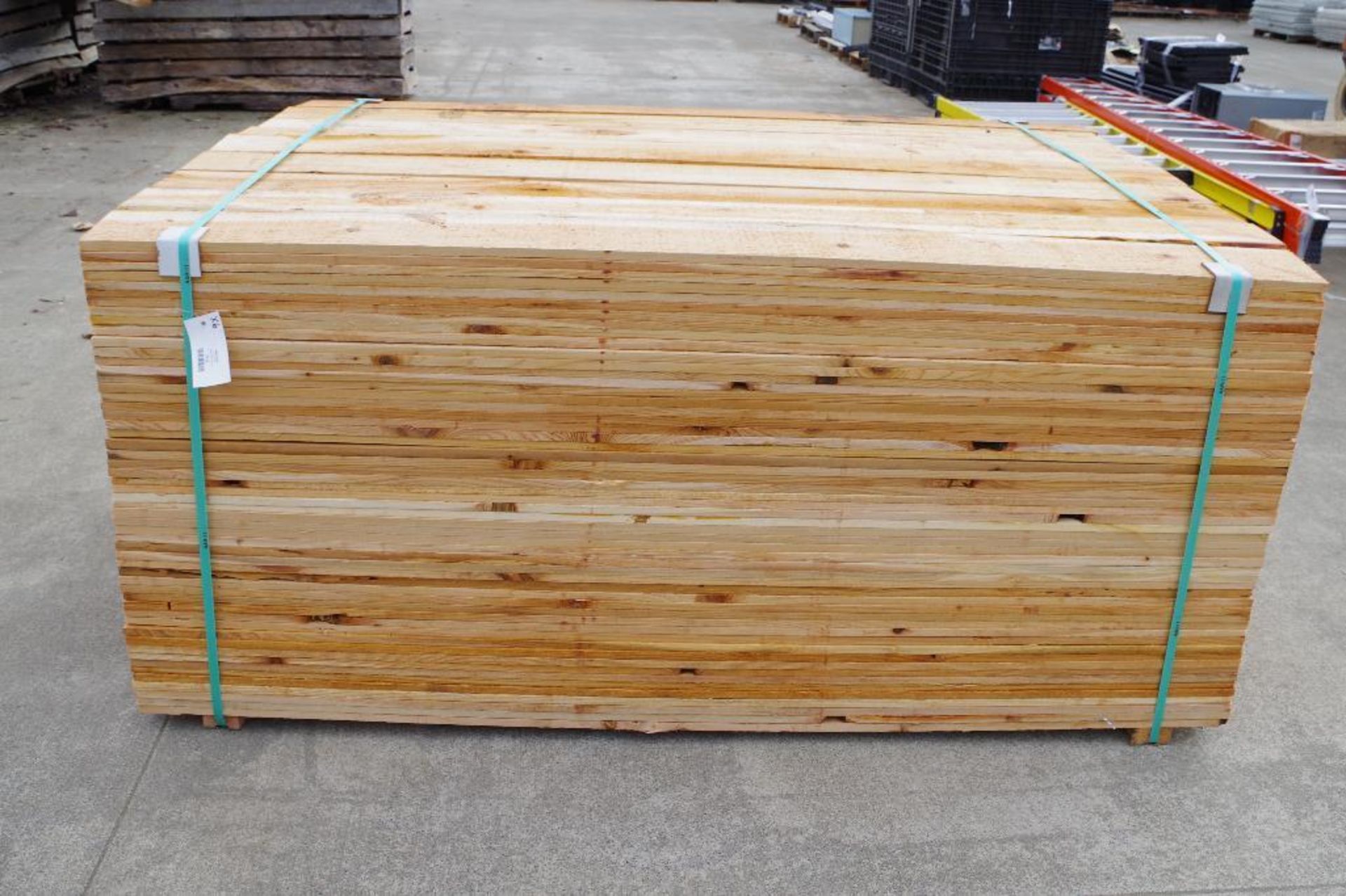 [486] 1x6 x 6' Western Red Cedar Rustic Fencing Boards - Image 5 of 5