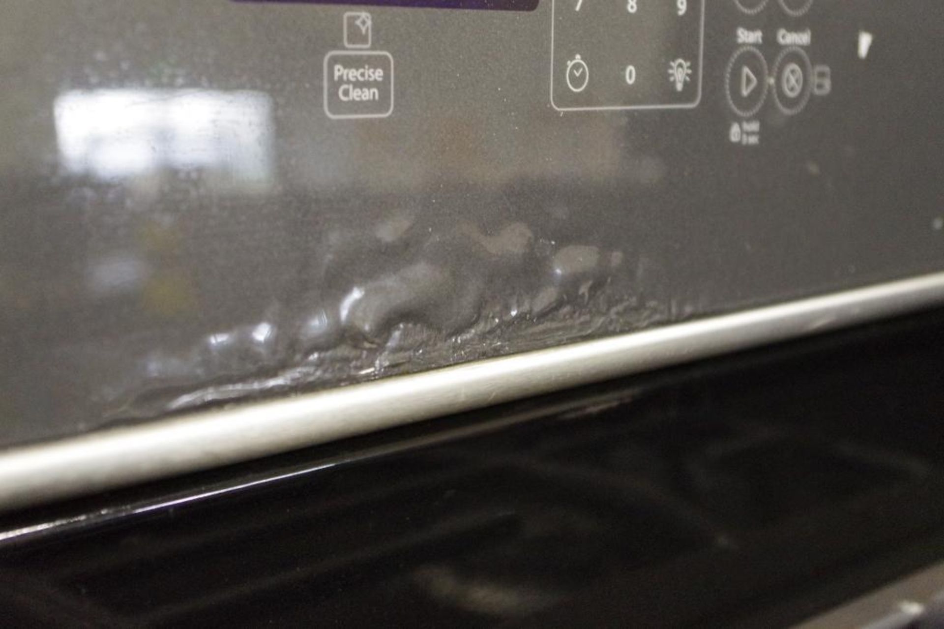 WHIRLPOOL 6.0 Total cu. Ft. Double Oven Gas Range w/ AccuBake System M/N WGG555SOBS (Must Preview) - Image 4 of 8