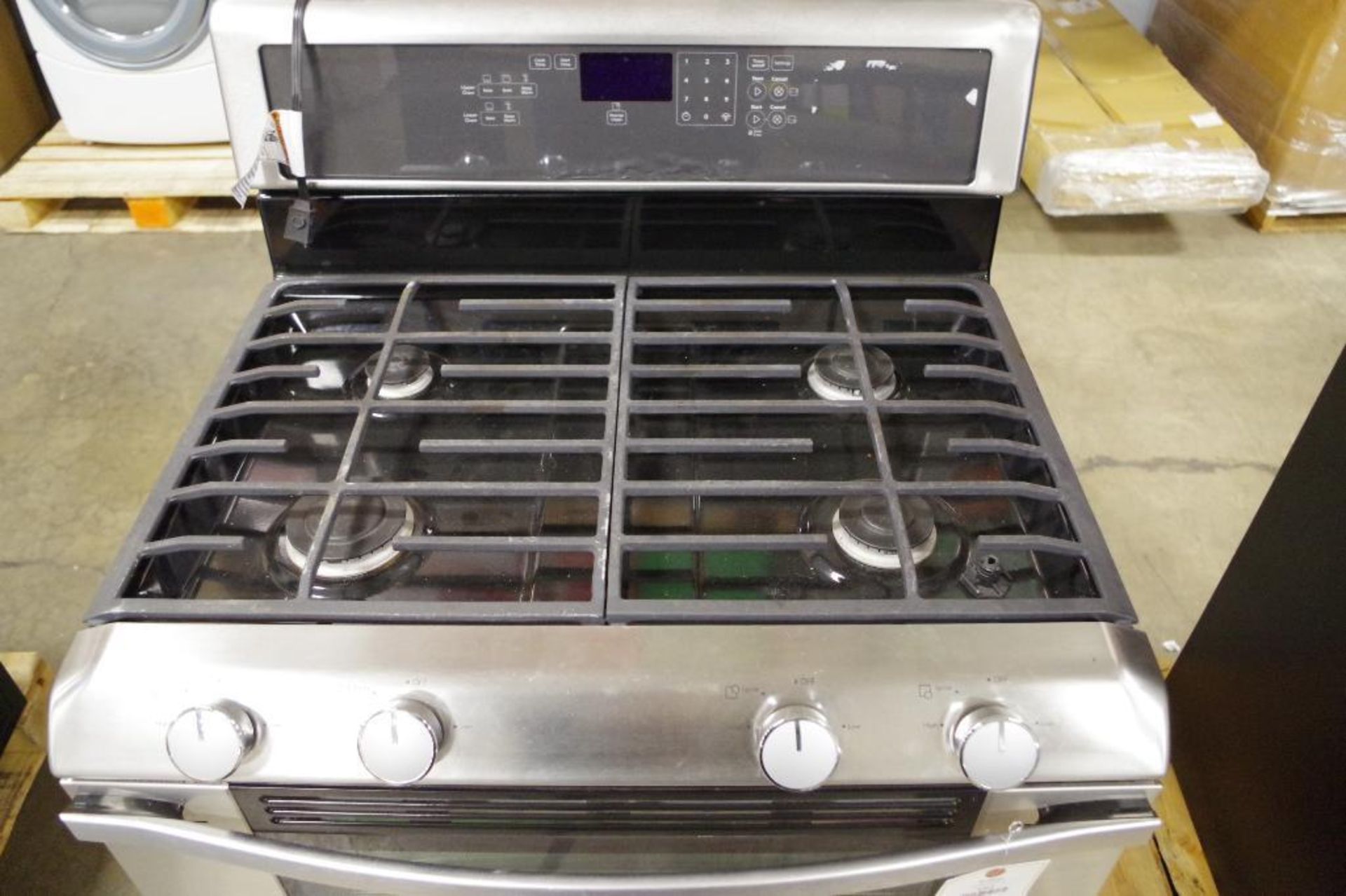 WHIRLPOOL 6.0 Total cu. Ft. Double Oven Gas Range w/ AccuBake System M/N WGG555SOBS (Must Preview) - Image 3 of 8