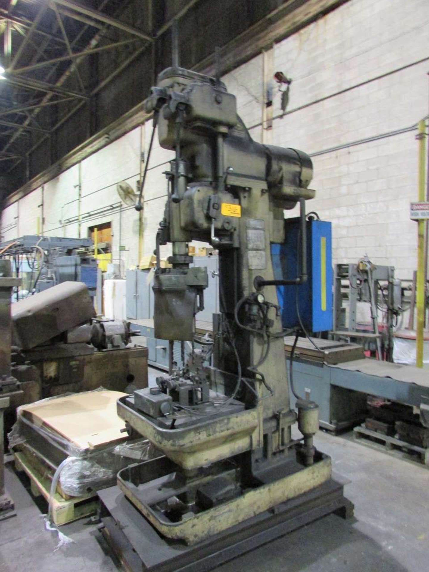 Giddings & Lewis 28" Vertical Multi-Spindle Gang Drill