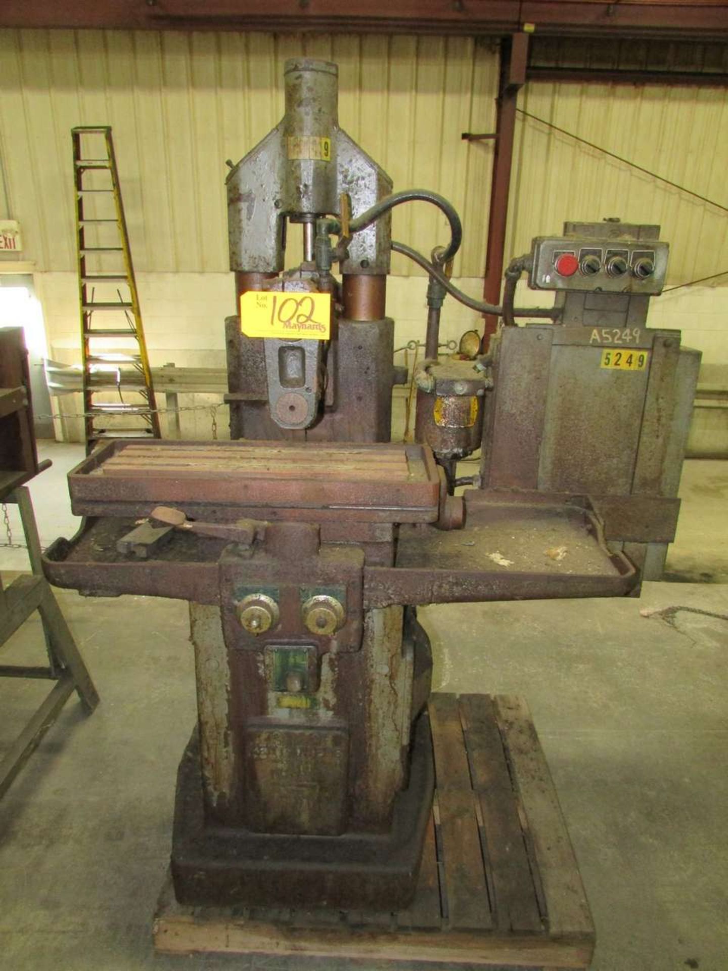 Kent-Owens 1-V Rise and Fall Horizontal Milling Machine