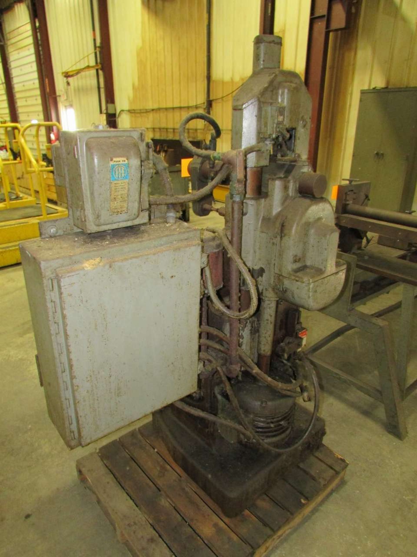 Kent-Owens 1-V Rise and Fall Horizontal Milling Machine - Image 4 of 5