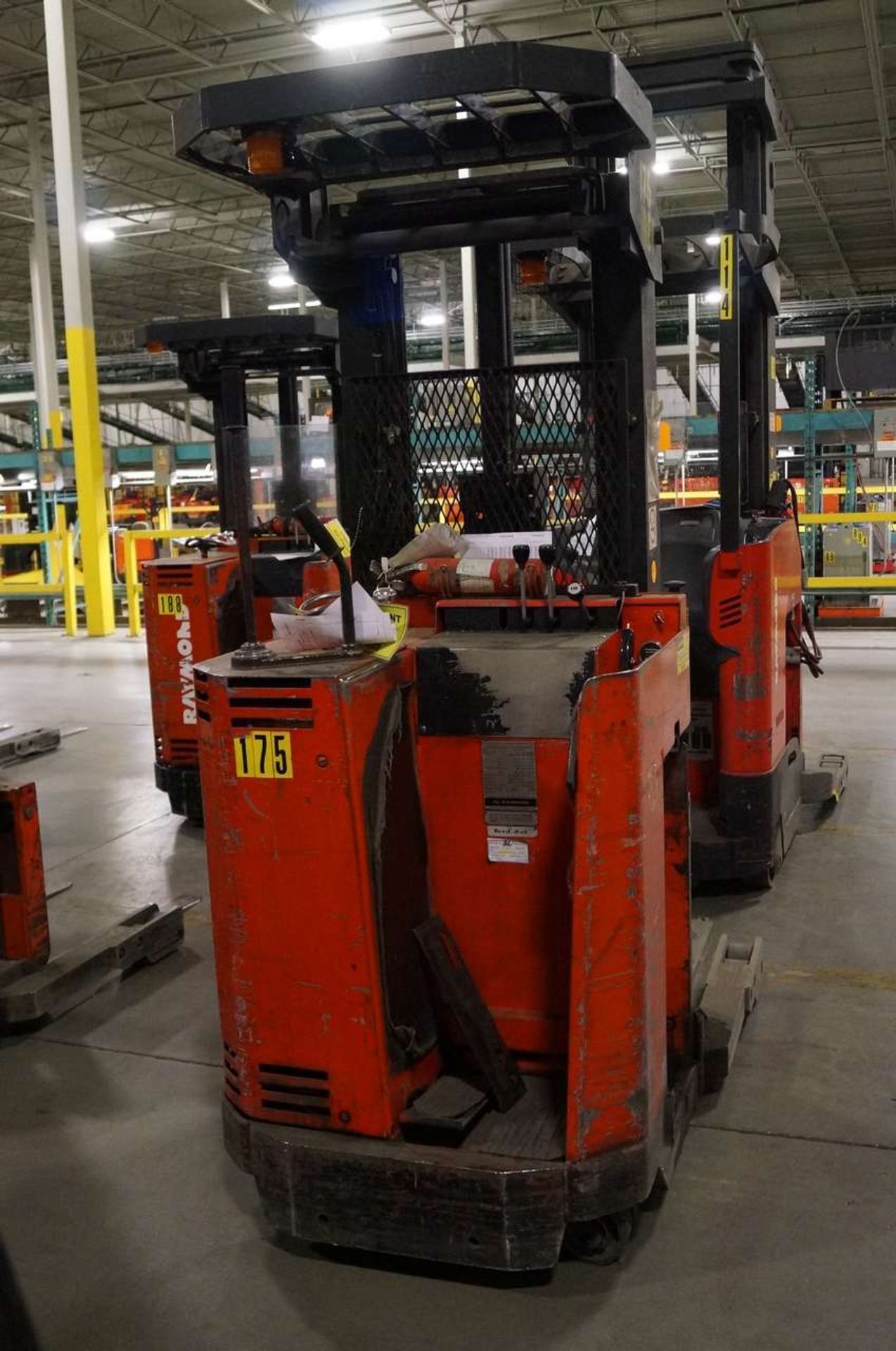 1989 RAYMOND 20IR30TT Low Mast Electric Reach Truck - Image 3 of 5