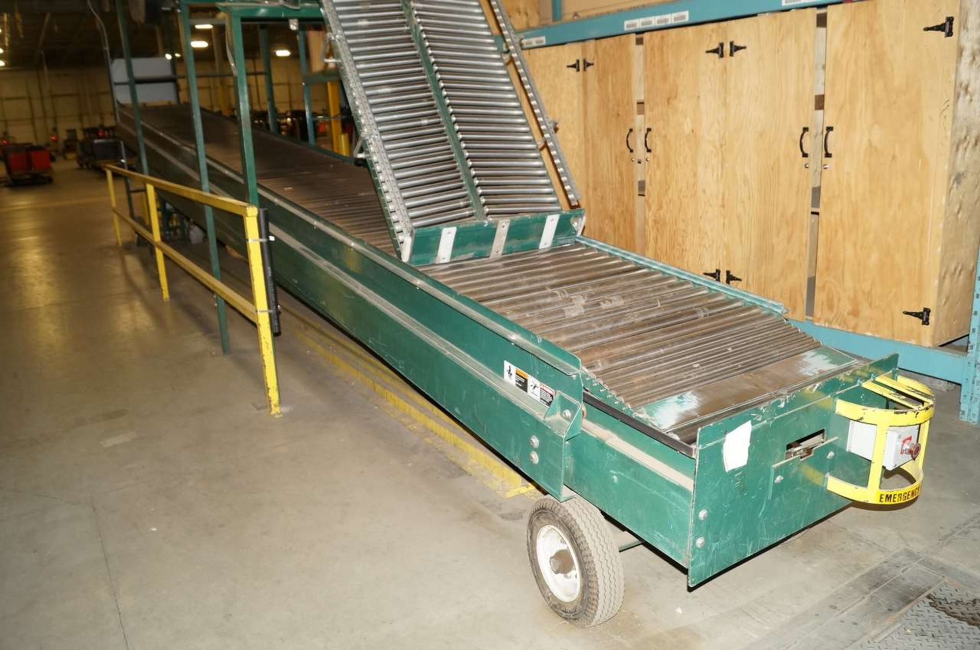 DS Handeling Systems Gravity Telescopic Boom Conveyor - Image 2 of 2