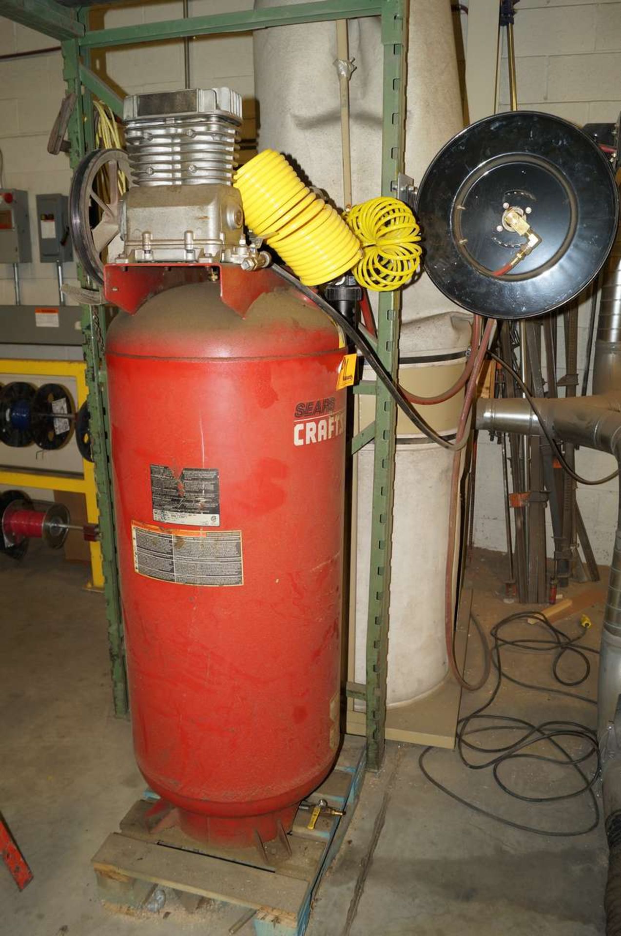 Craftsman 919.721971 60 Gallon Air Compressor - Image 4 of 6