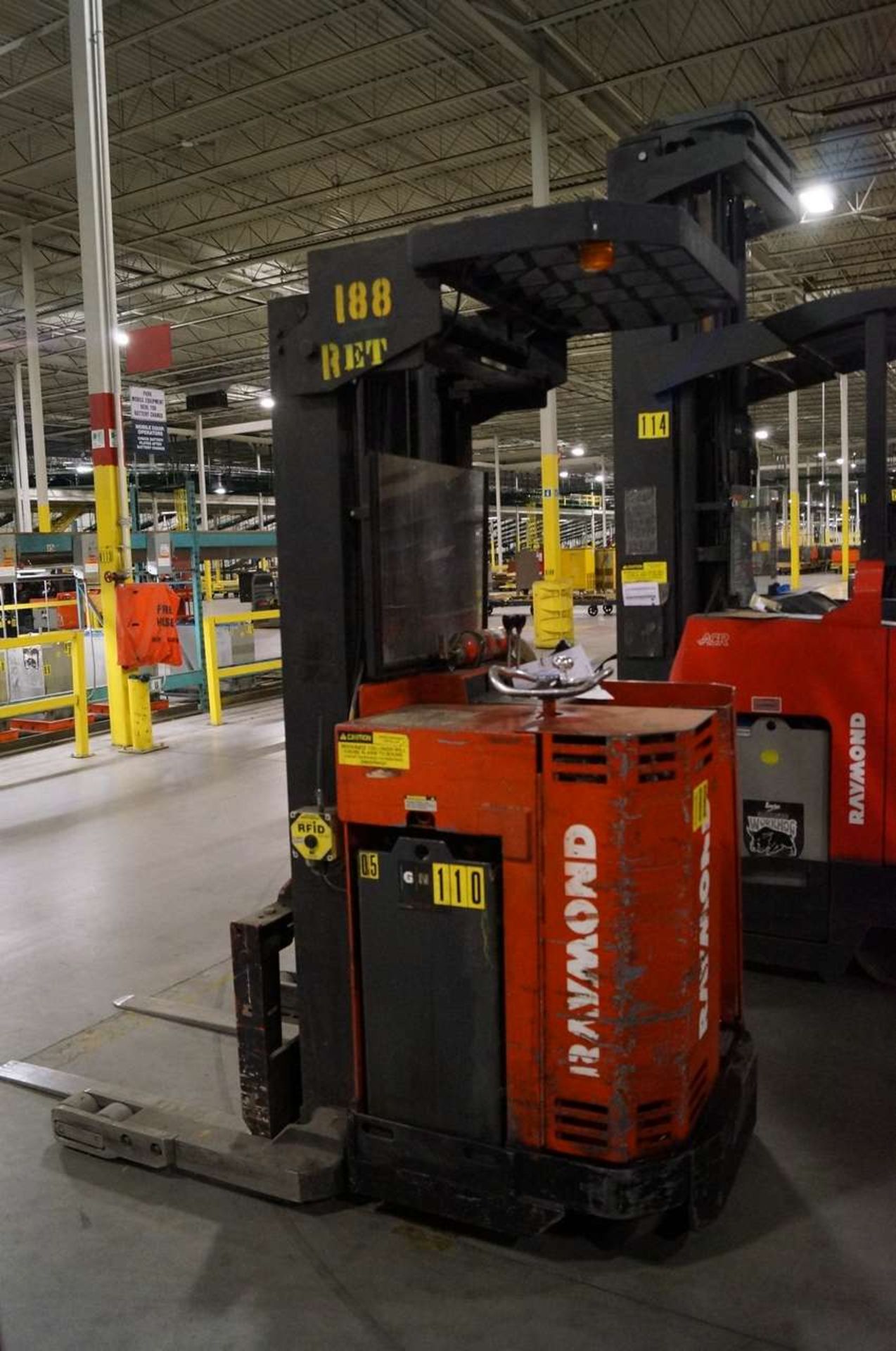 1989 RAYMOND 20i Low Mast Electric Reach Truck - Image 4 of 5