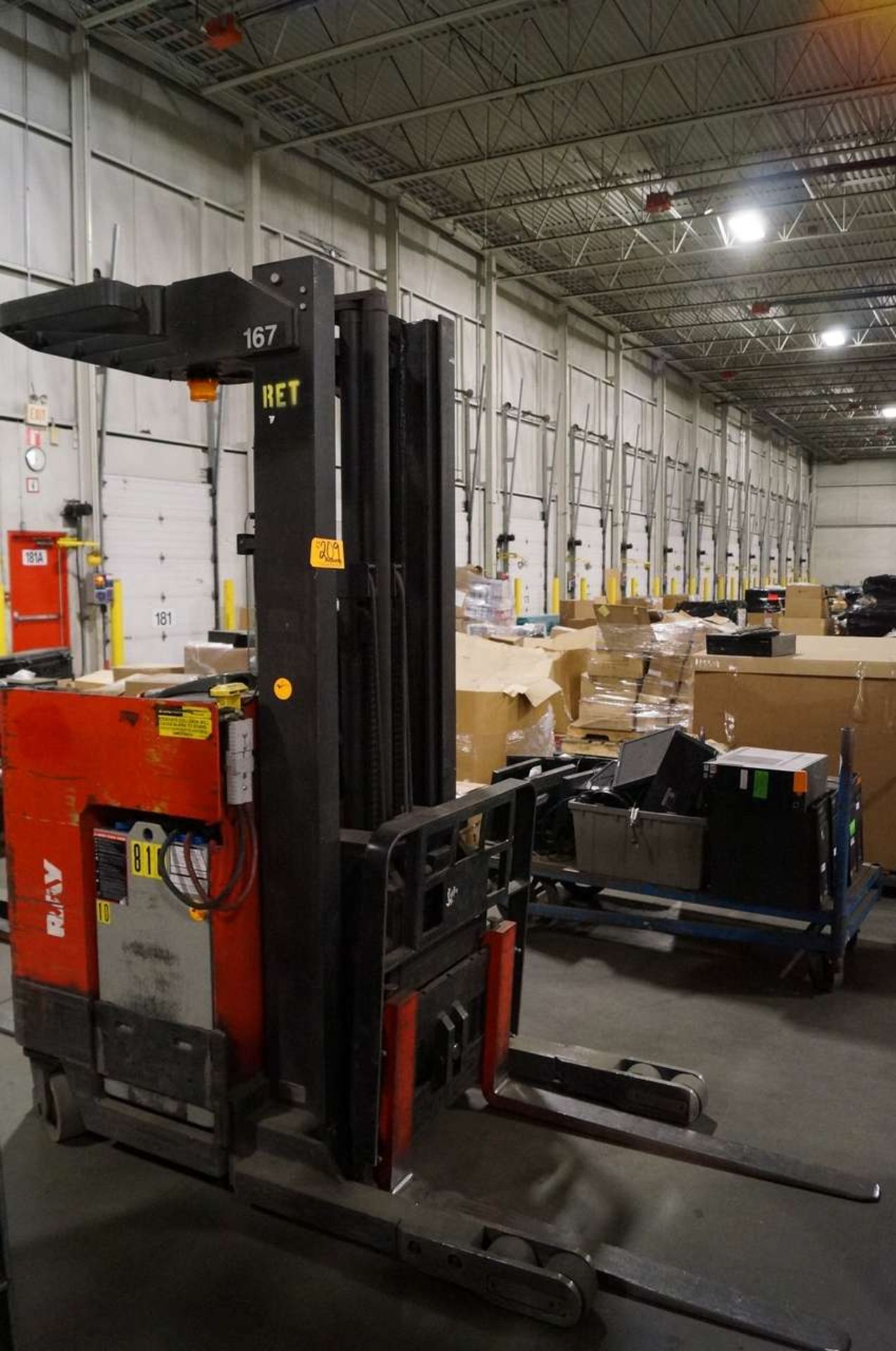 2002 RAYMOND EASI R30TT Low Mast Electric Reach Truck - Image 2 of 5