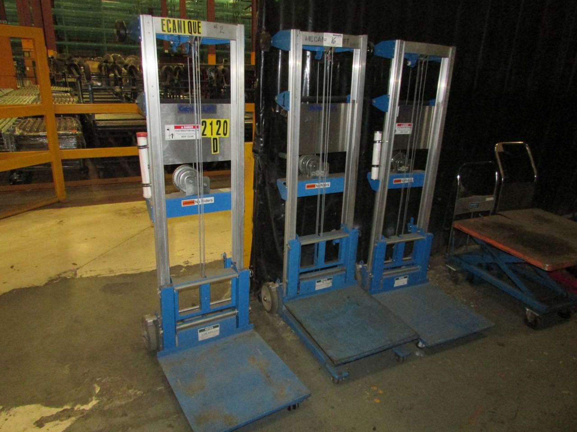 Genie Lift GL-8 (2) Manual Material Lift Cart - Image 3 of 4