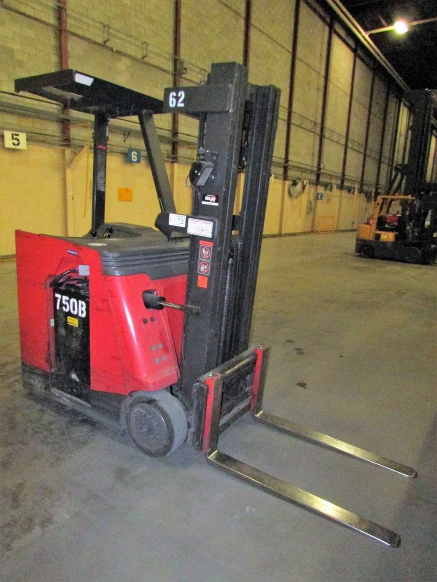 2001 Raymond DSS 350 Electric Stand-Up Fork Truck