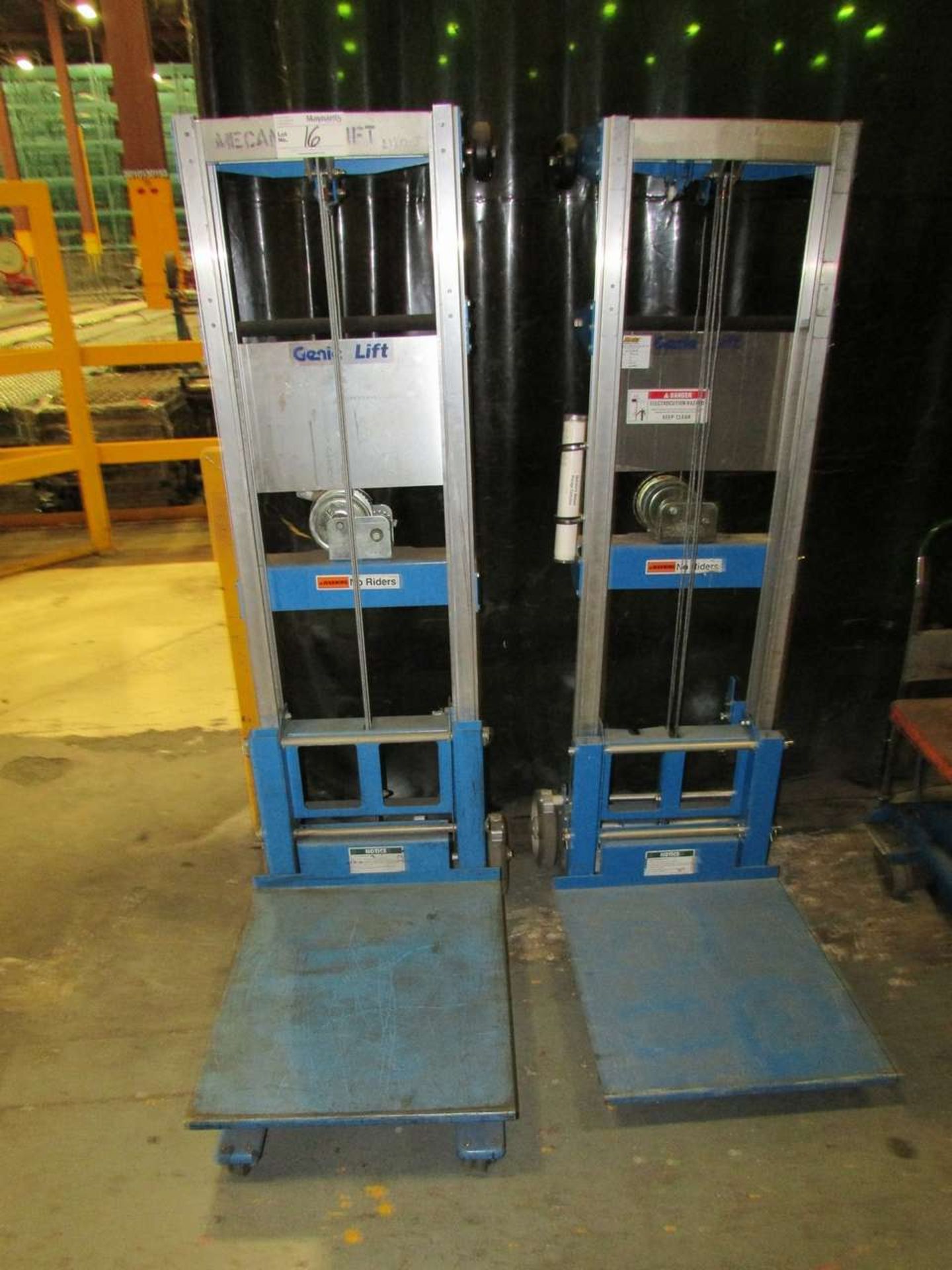 Genie Lift GL-8 (2) Manual Material Lift Cart