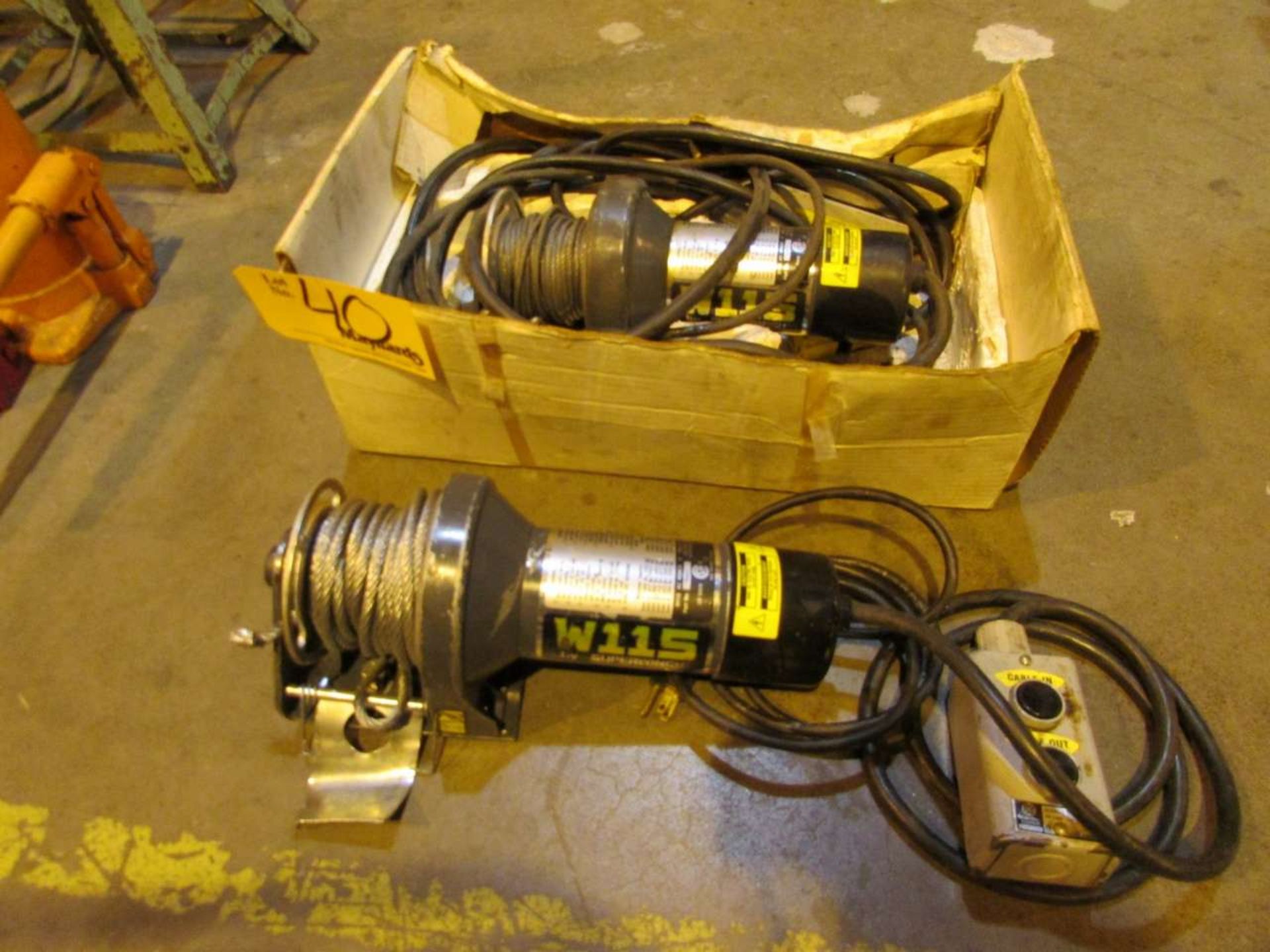 Superwinch W115 (2) AC Cable Winches