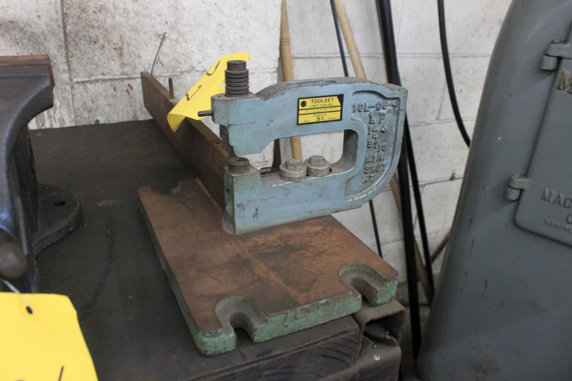 Toolset LP Series Punching Unit, 5-1/2'' Shut Height (Located at 13938 Fox Street, San Fernando,