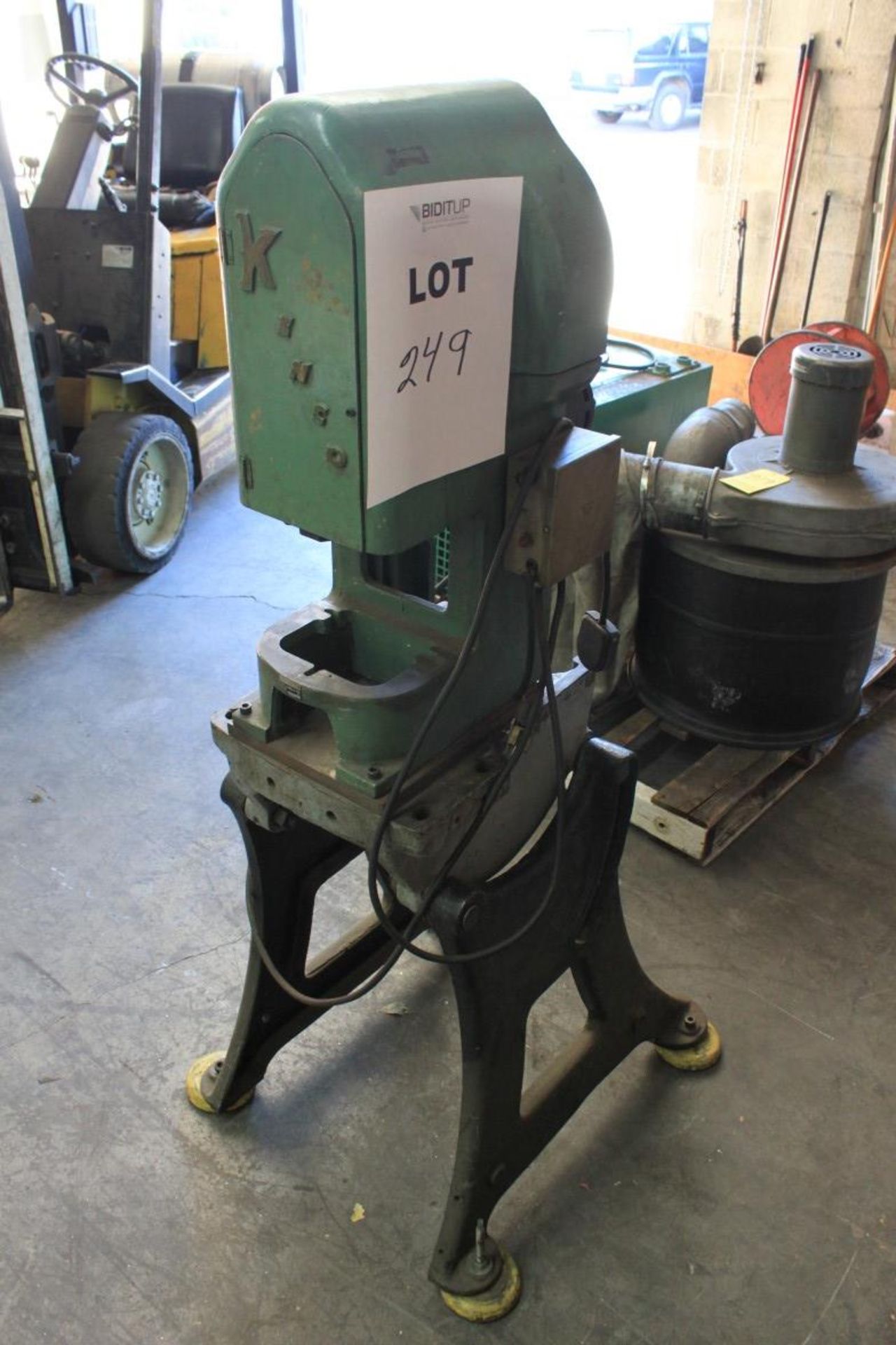 Kenco 5 Ton Punch Press, Model 5K 101, S/N 5K2931266 (Located at 26555 Ruether Avenue, Santa - Image 2 of 2