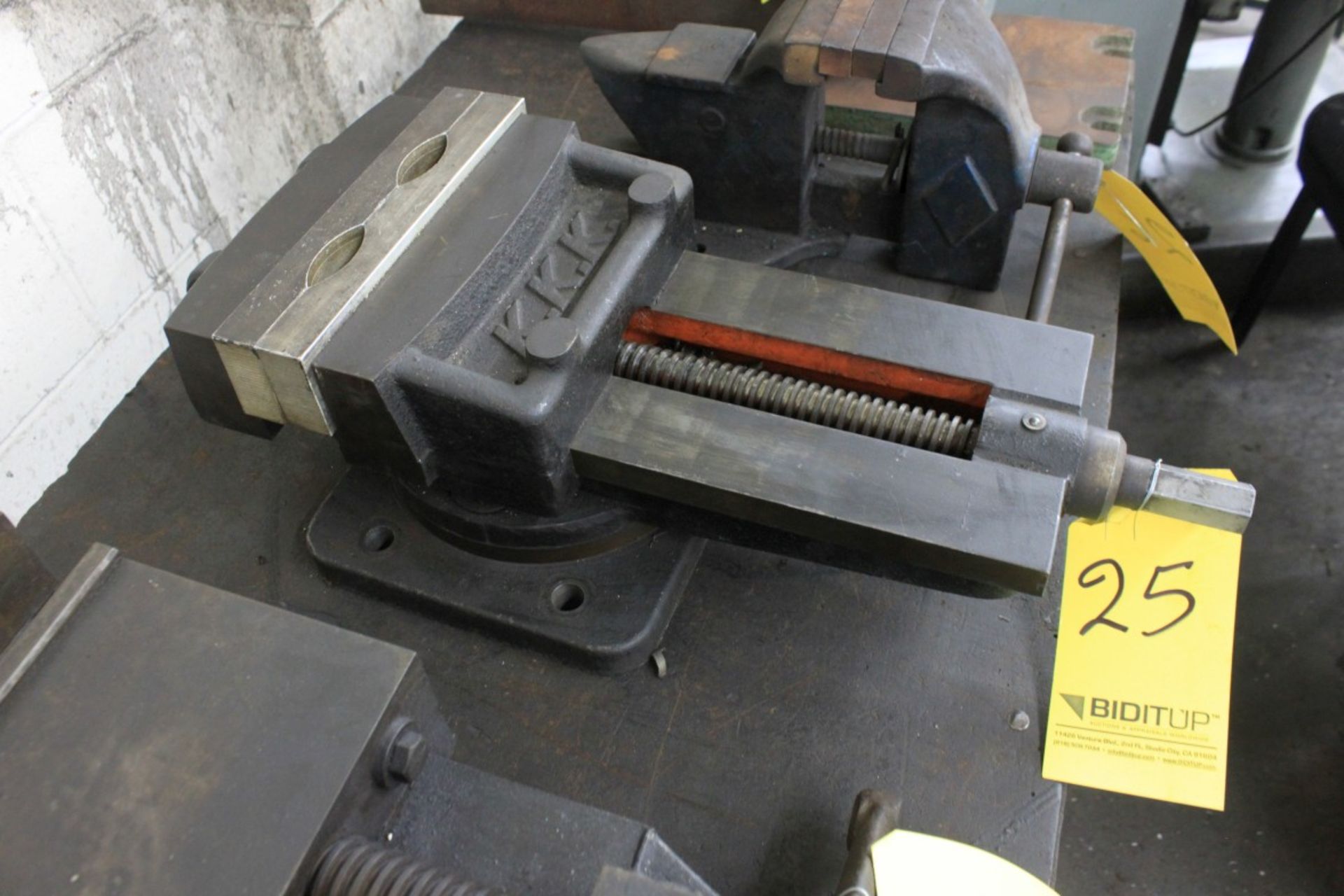 8-1/2'' Machine Vise (Located at 13938 Fox Street, San Fernando, CA)