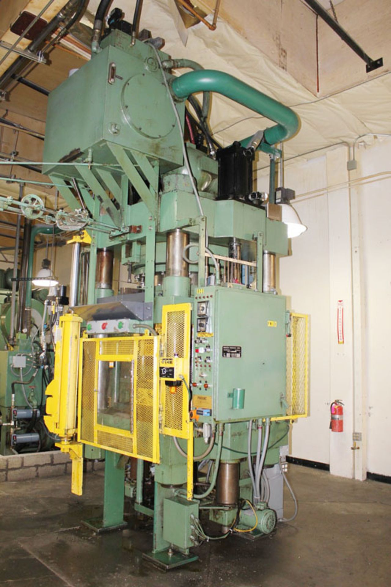 1981 800-Ton Modern Hydraulic 4 Post Press, Mdl. 1R, S/N: 2249, Located in Huntington Park, CA - Image 5 of 14