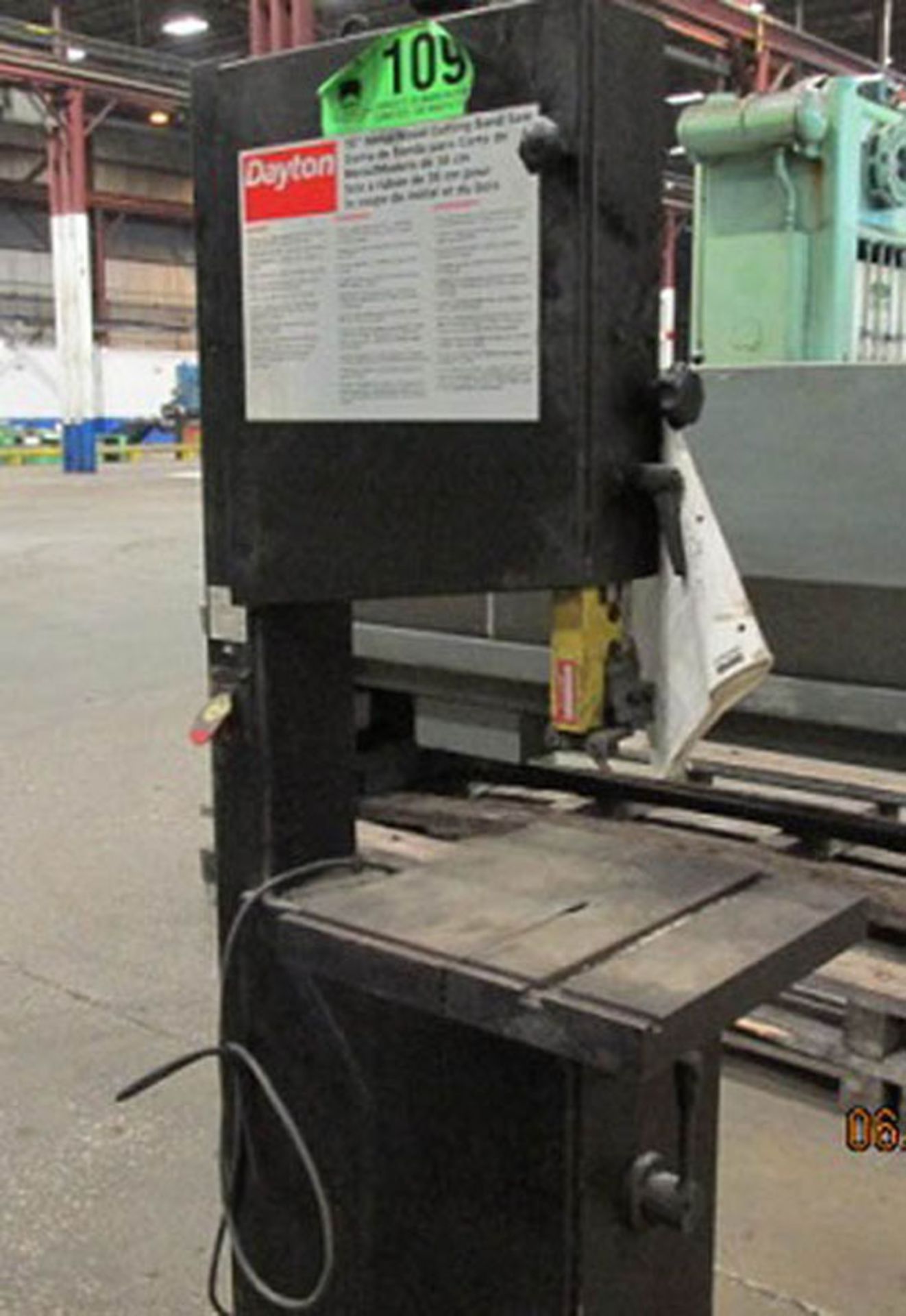 15'' Dayton Vertical Band Saw, (Wood Or Plastics), Mdl. 21UN02, Located in Mansfield, OH