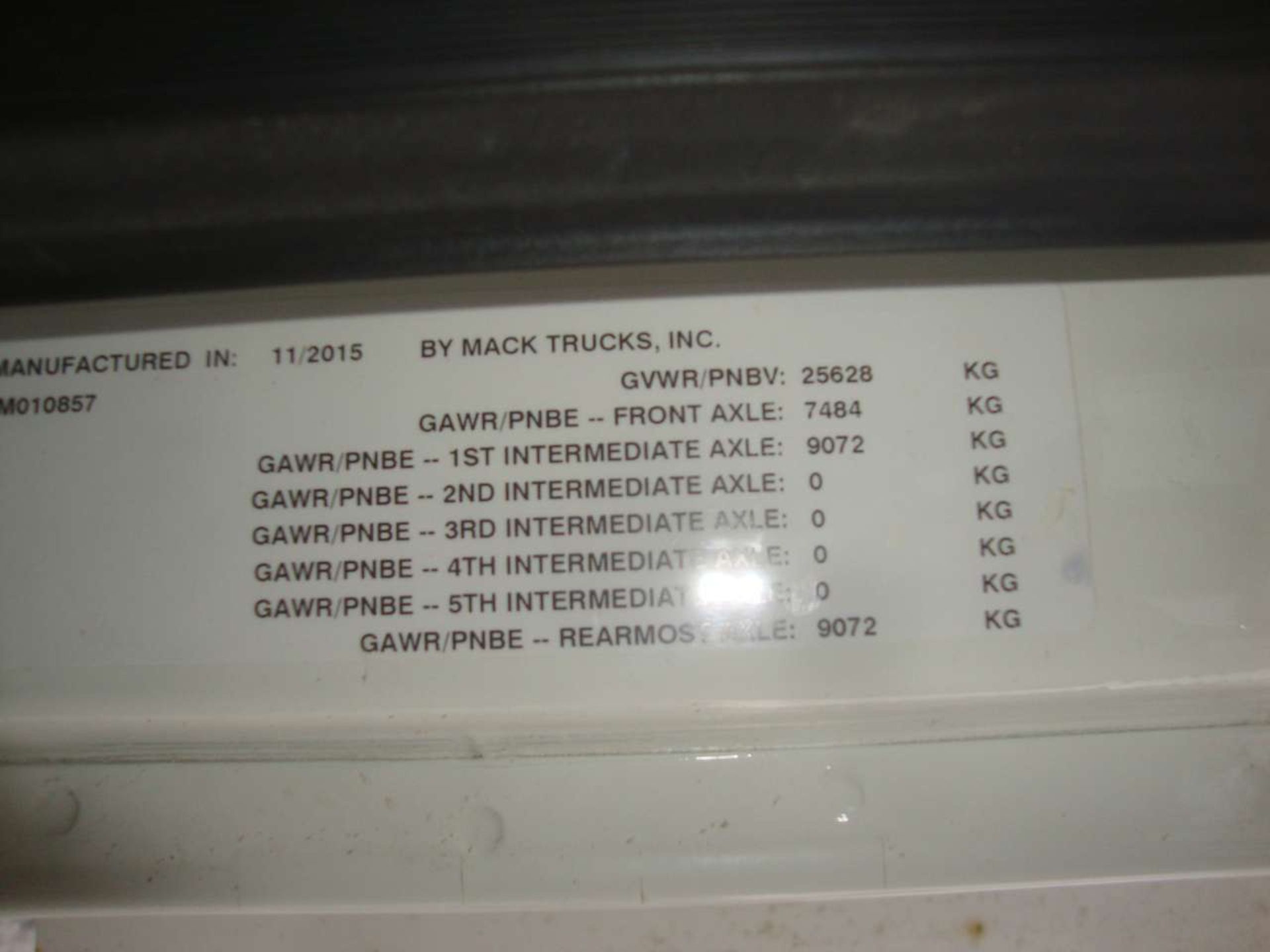 2016 Mack GU533 Granite Tandem Axle Dump Truck - Image 8 of 21