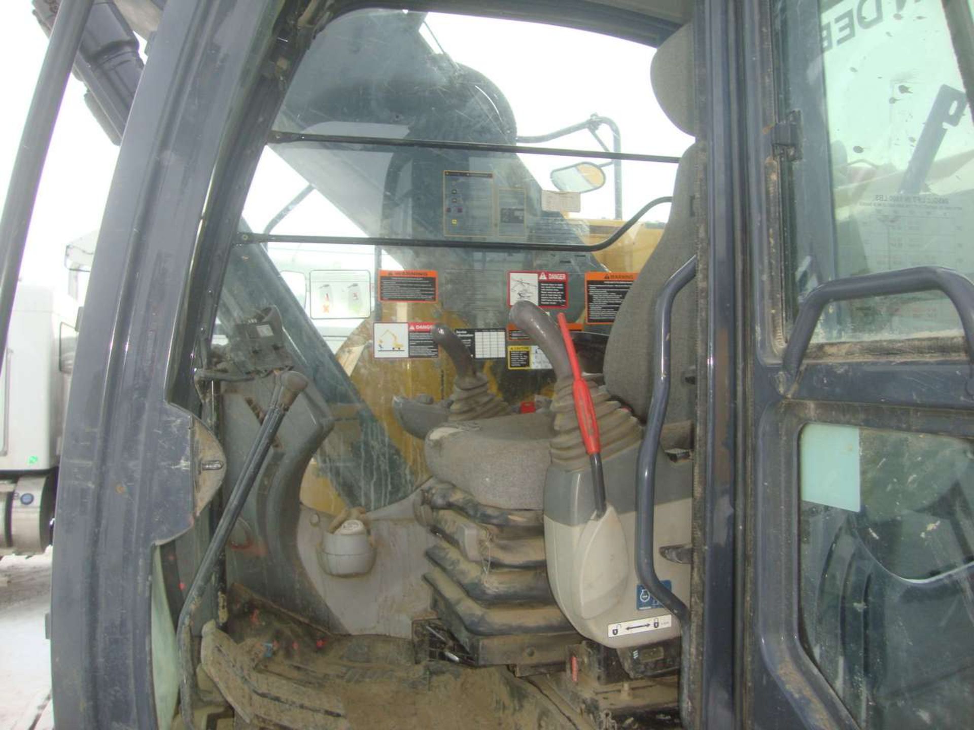 2014 John Deere 245GLC Excavator - Image 9 of 15