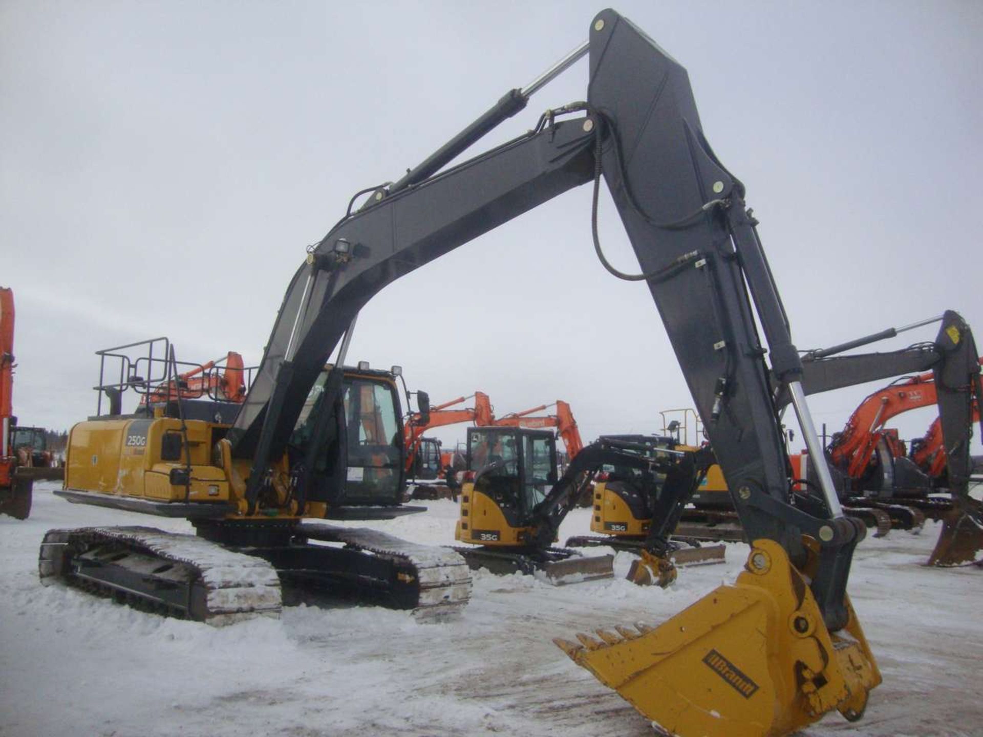 2017 John Deere 250GLC Excavator